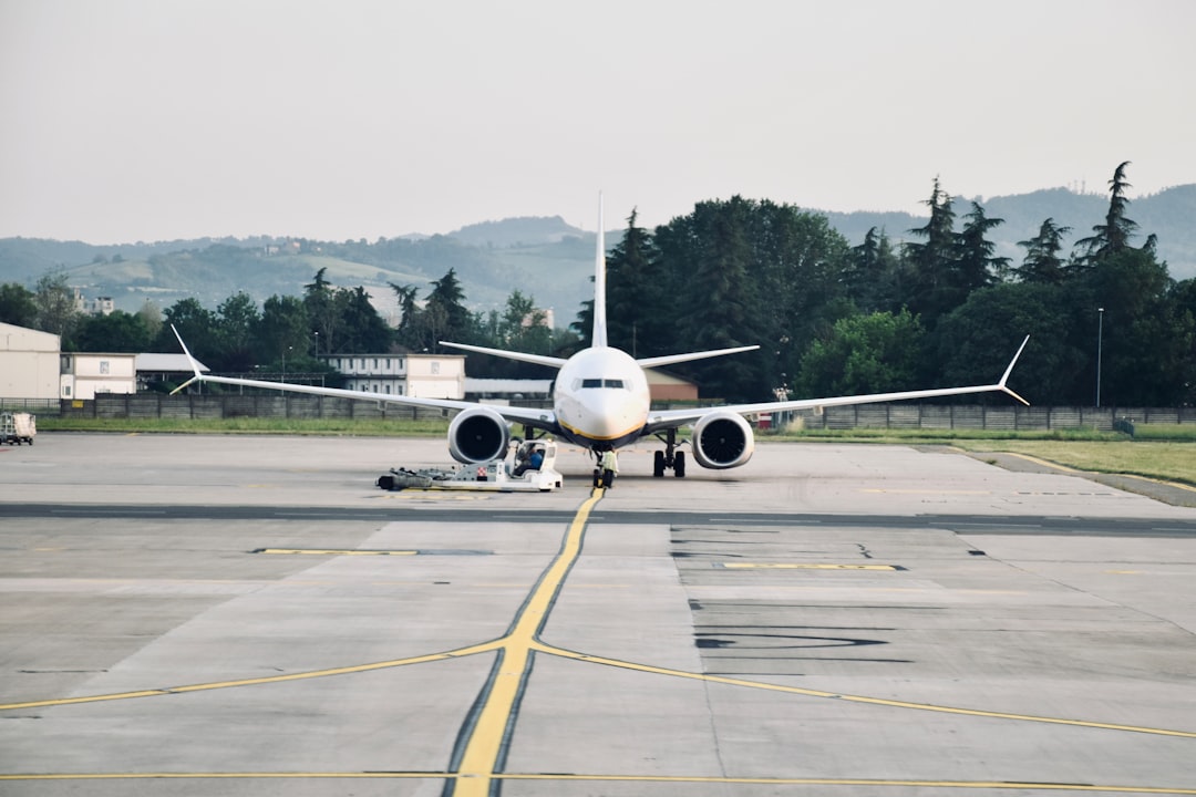 A Boenig 737-Max of Ryanair getting ready for being towed.