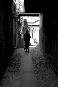 Travailler dans l'ombre