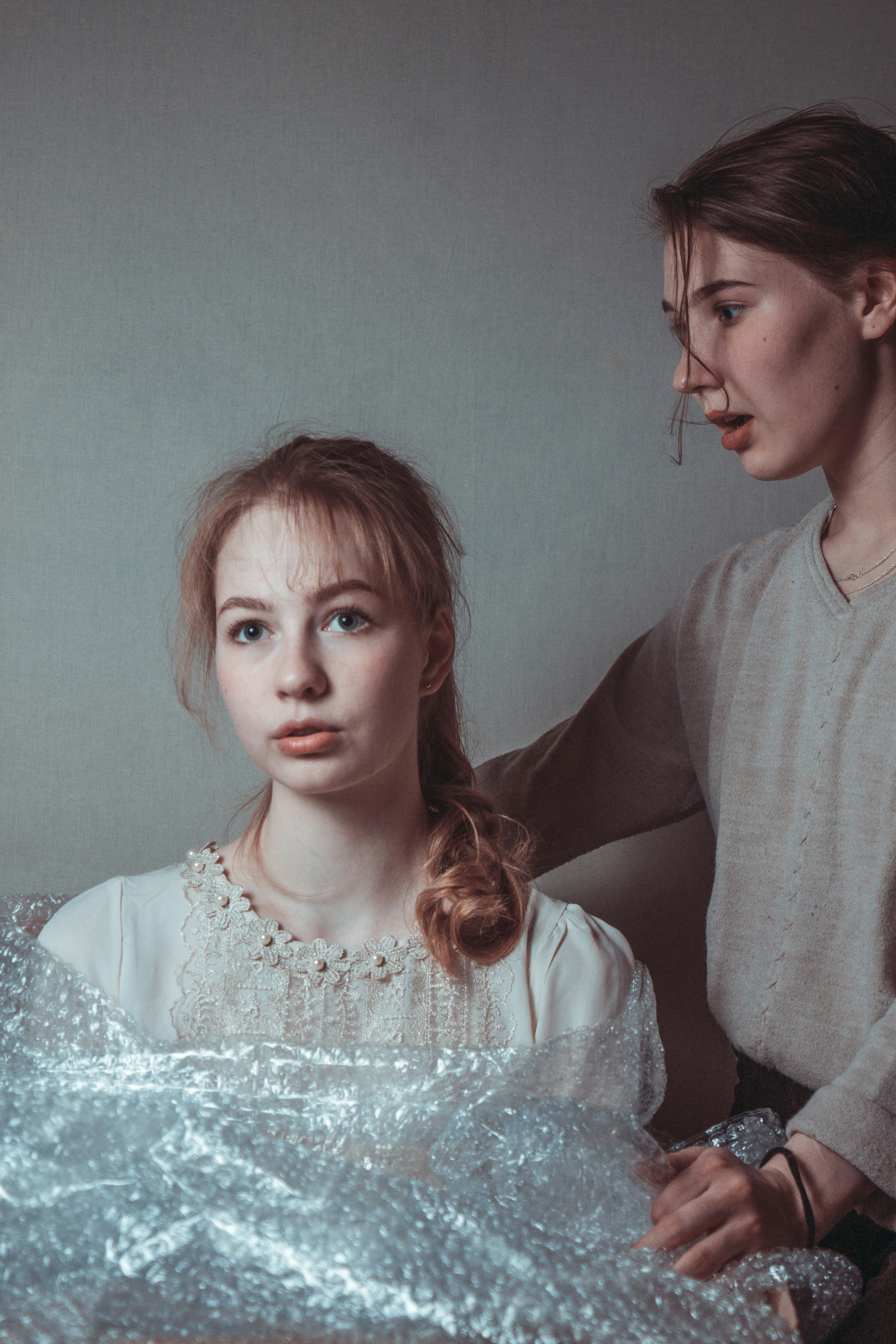 black and white bed linen