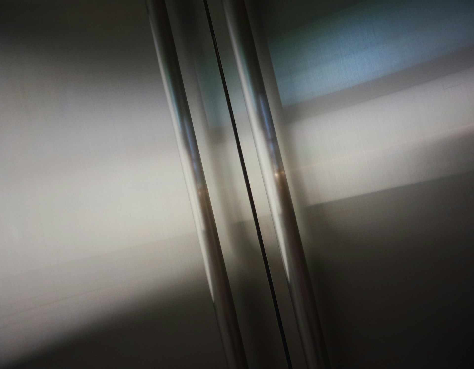 gray computer monitor