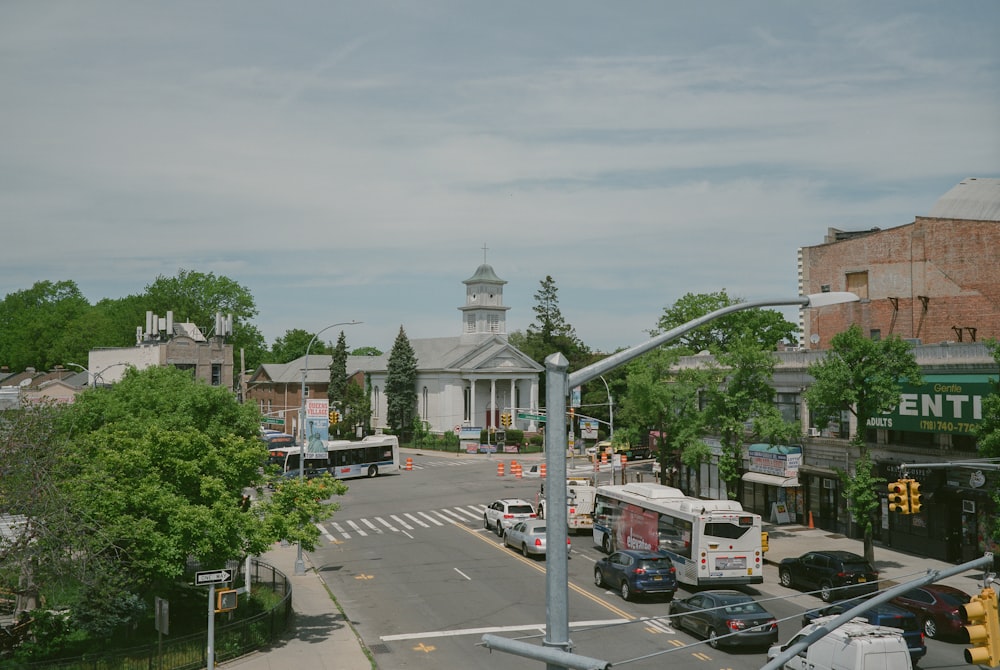 a city street filled with lots of traffic