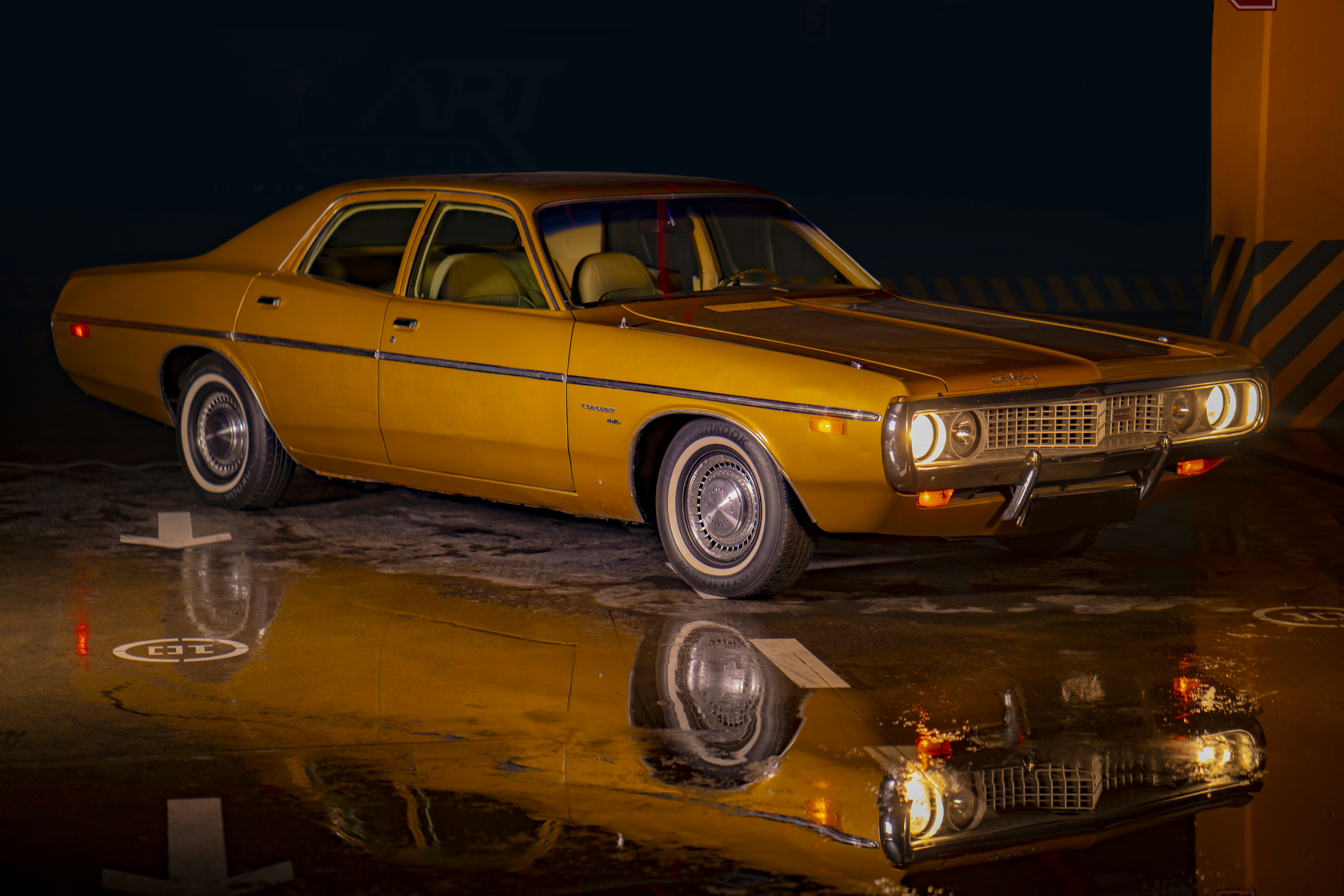 sunset road car, ilustrasi artikel Golden Hour Glow: Stunning Car Photography Backgrounds 1