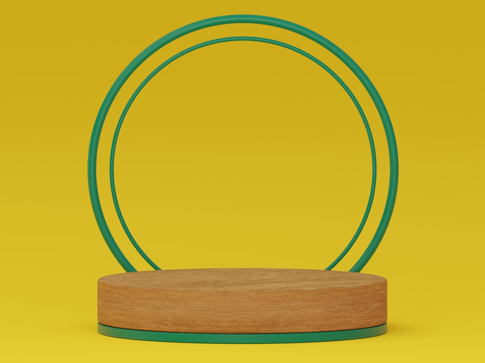 una base de madera con un anillo verde a su alrededor