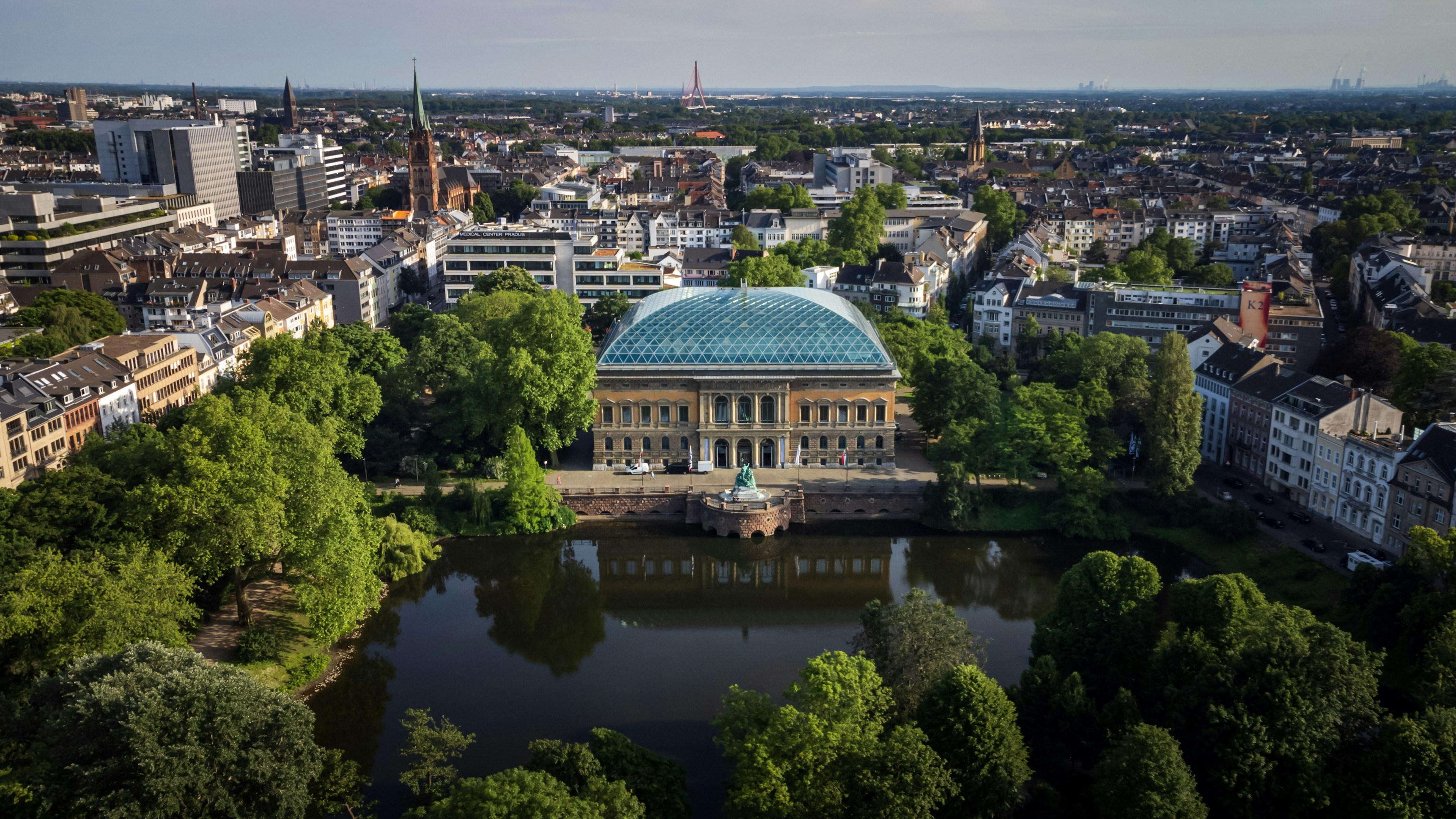Getting Around Dusseldorf: Transport Guide (2026)