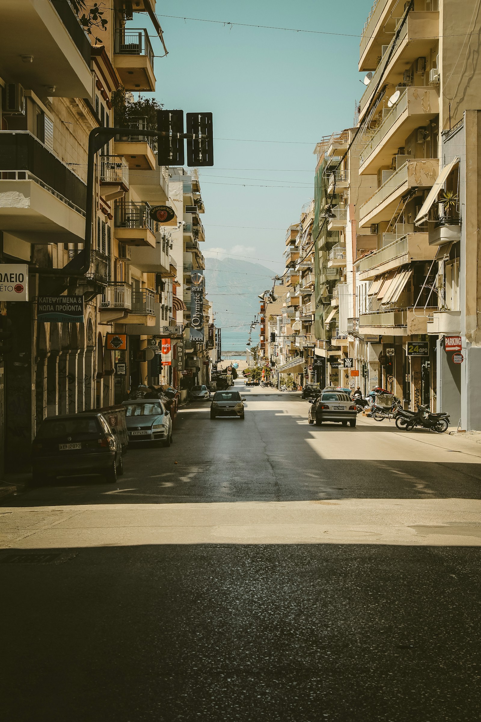 Πώς να Μετακινηθείς στην Πάτρα: Λεωφορεία, Ταξί, Ενοικίαση & Transfer