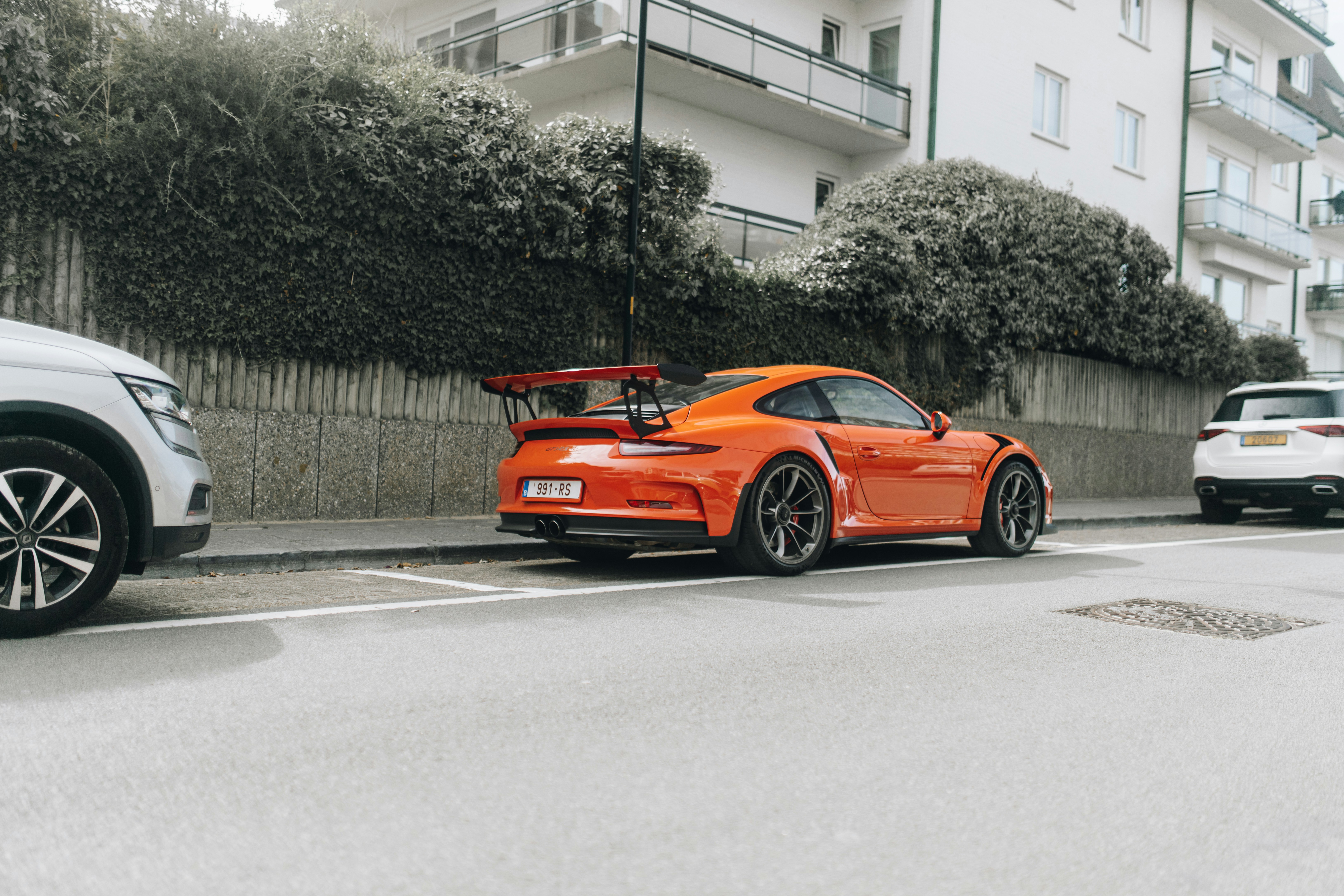 Photo by lorenzohamers