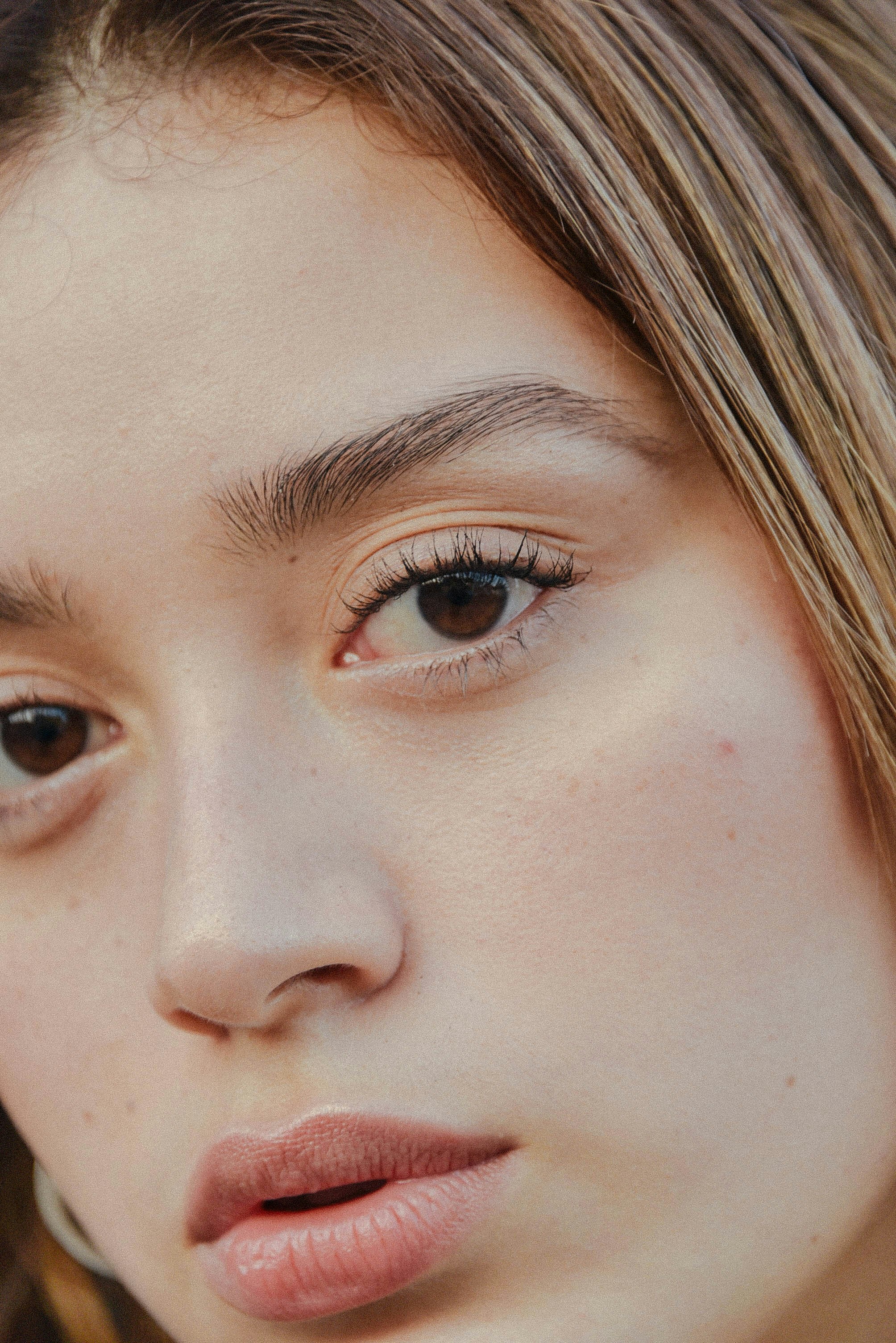 עיצוב ושיקום גבות