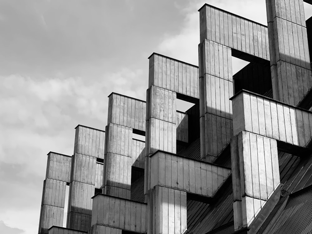 a black and white photo of a building