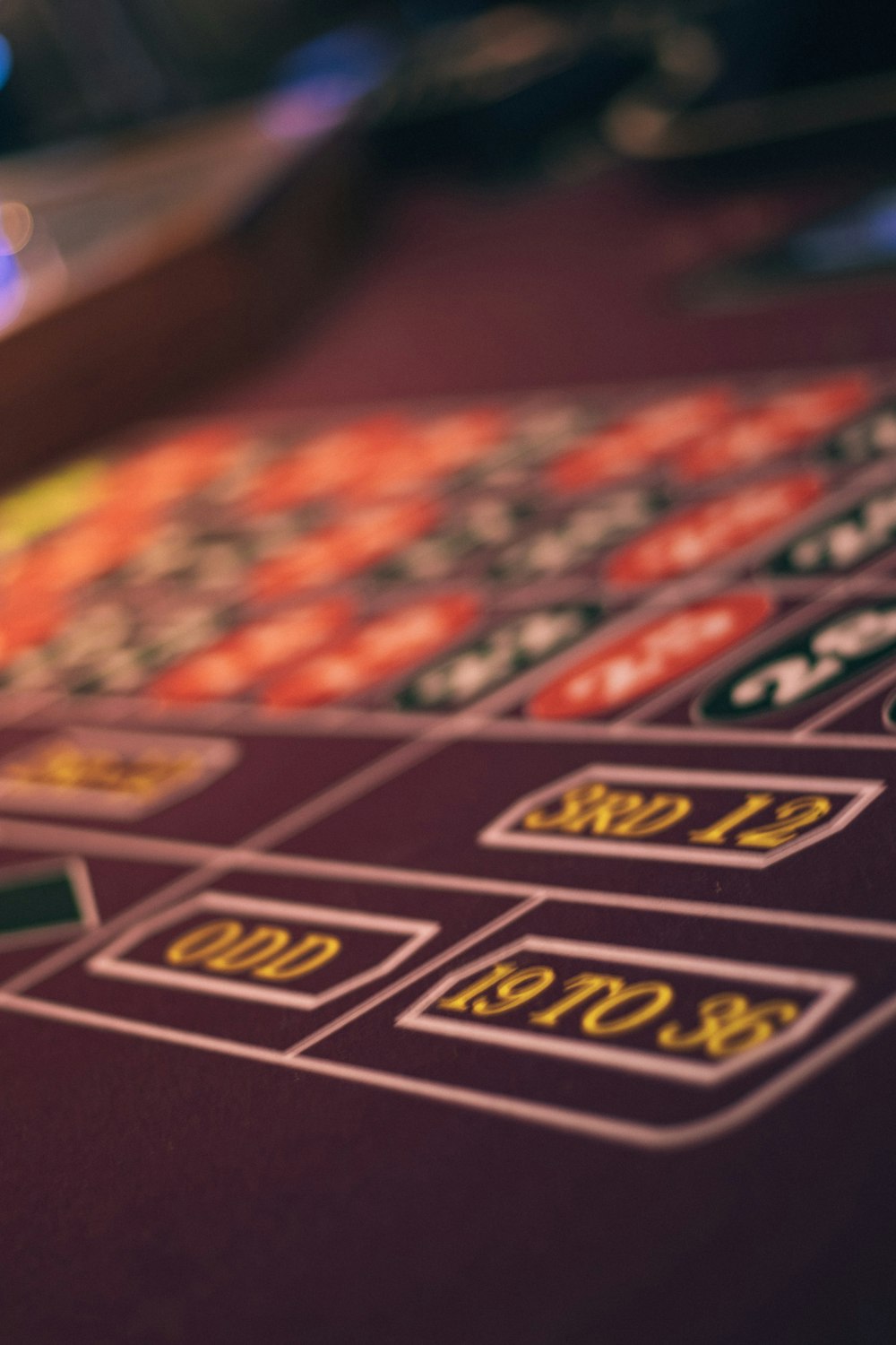 Un primer plano de una ruleta de casino