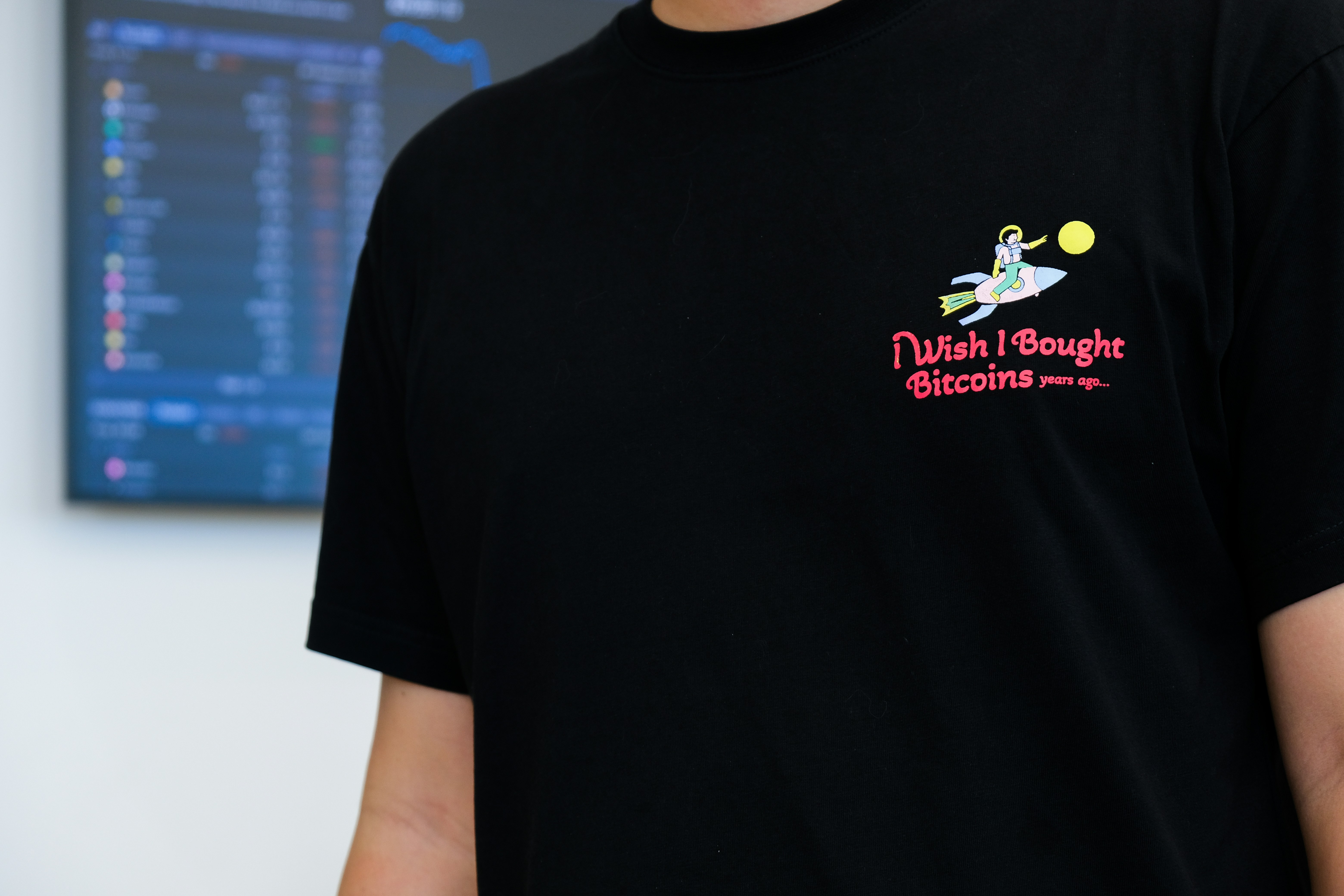 Choose from a curated selection of black wallpapers for your mobile and desktop screens. Always free on Unsplash.