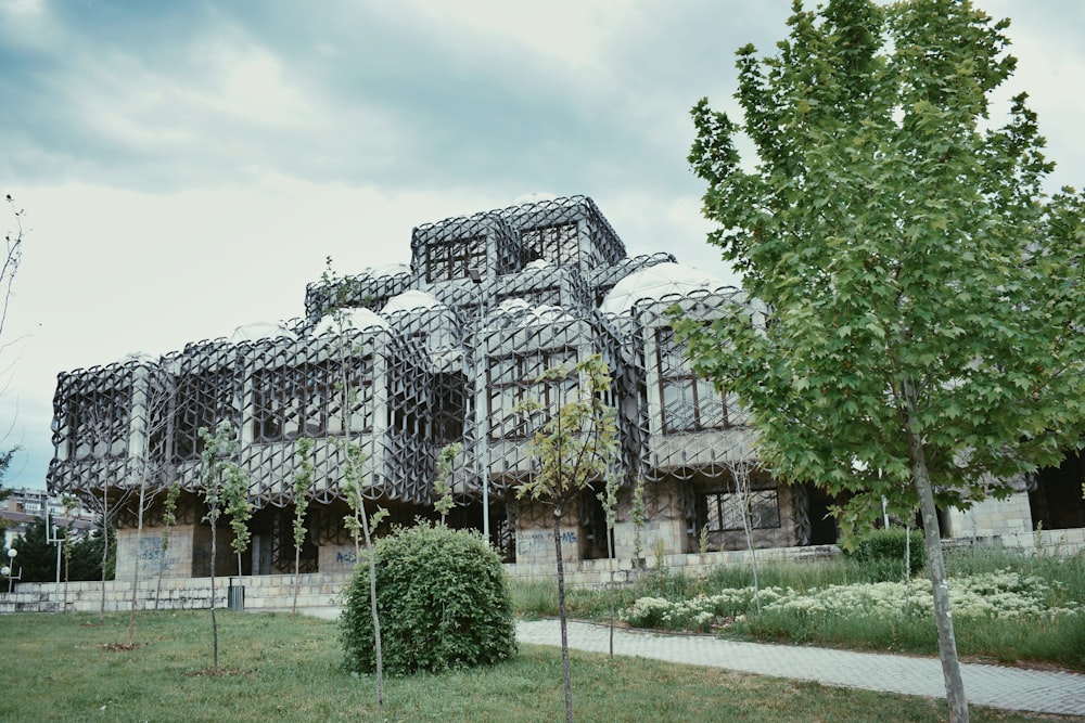 a large building with a bunch of vines on it