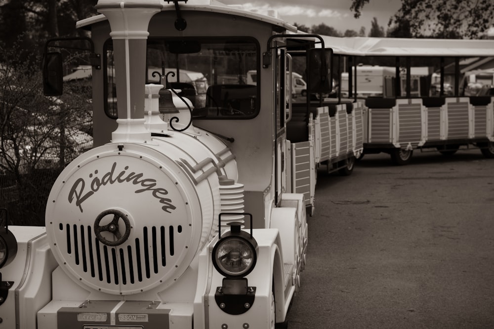 a black and white photo of a train