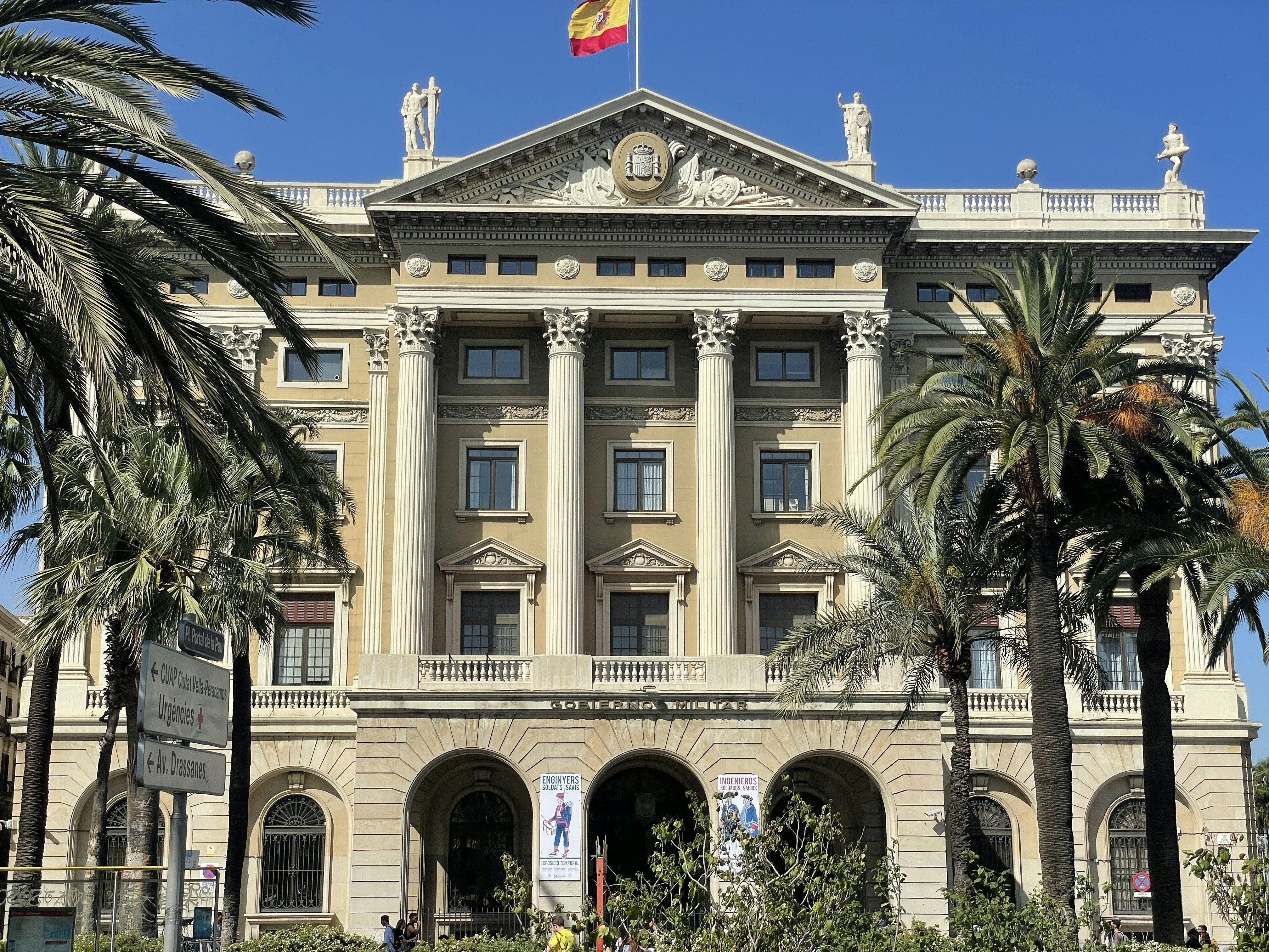 a large building with a flag on top of it, Gobierno Militar de Barcelona