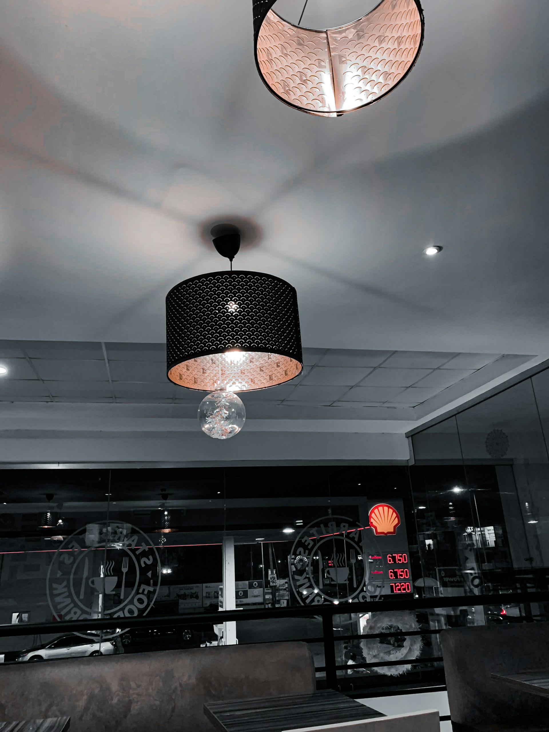 gray computer monitor