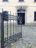 The exterior of Centro Antiviolenza Luna APS building with welcoming entrance.