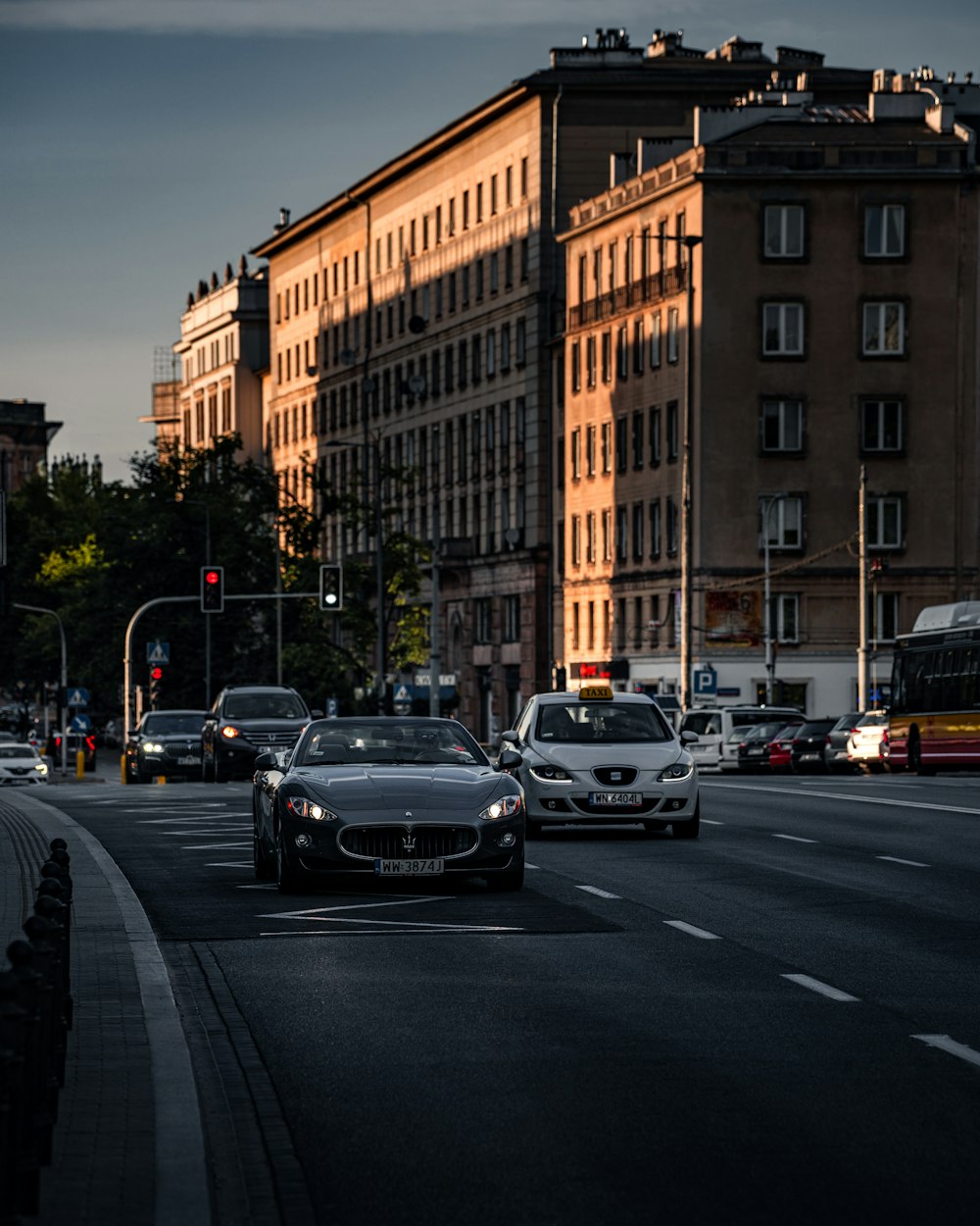 a city street filled with lots of traffic