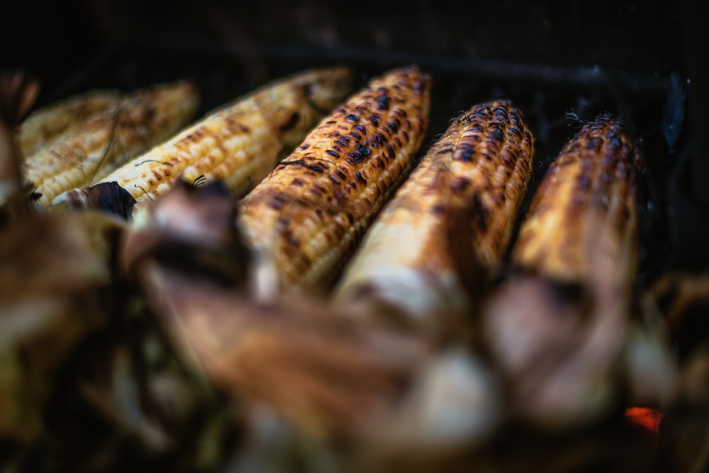 grilled corn on the cob on a grill