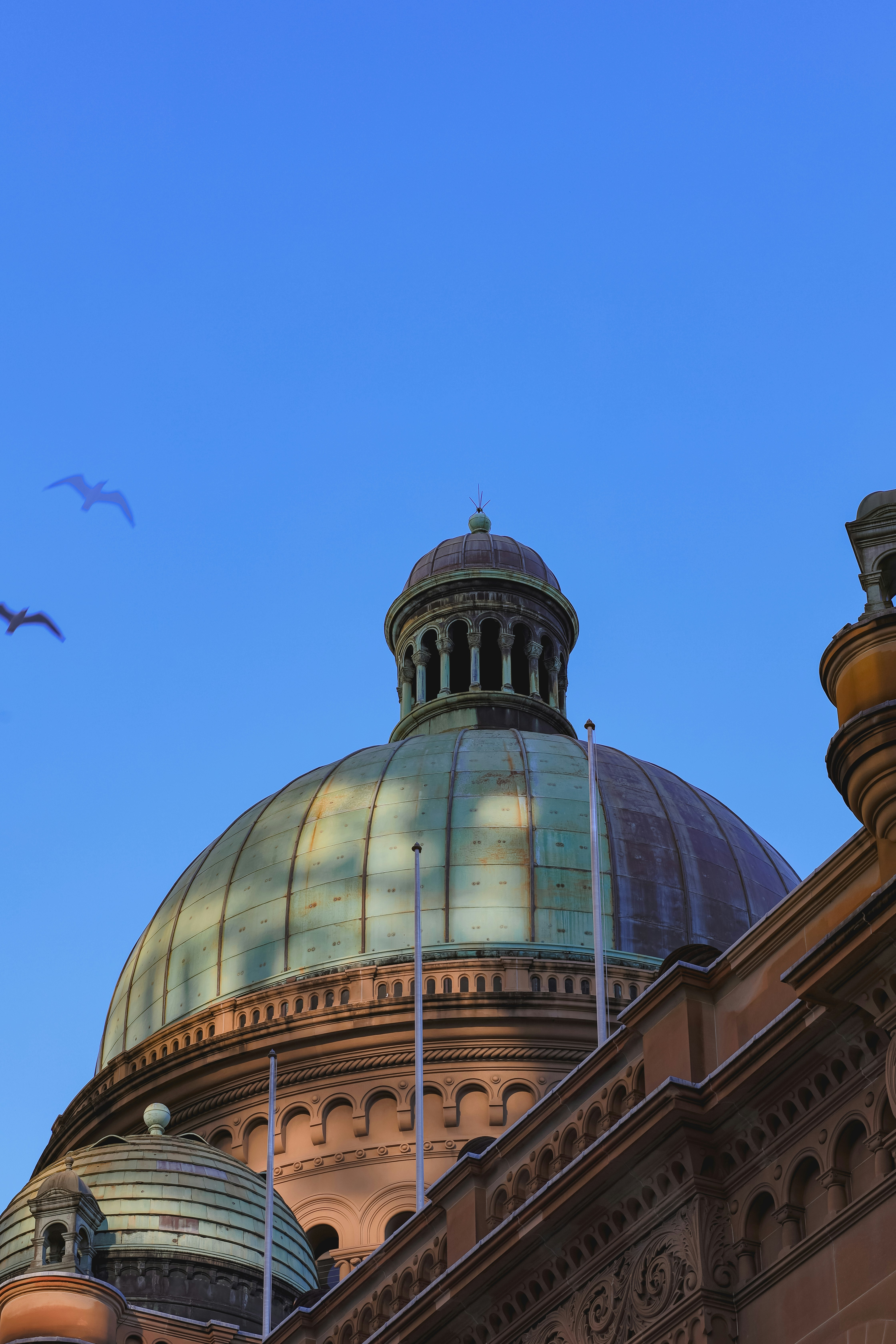 A large dome on top of a building photo Free Queen victoria building