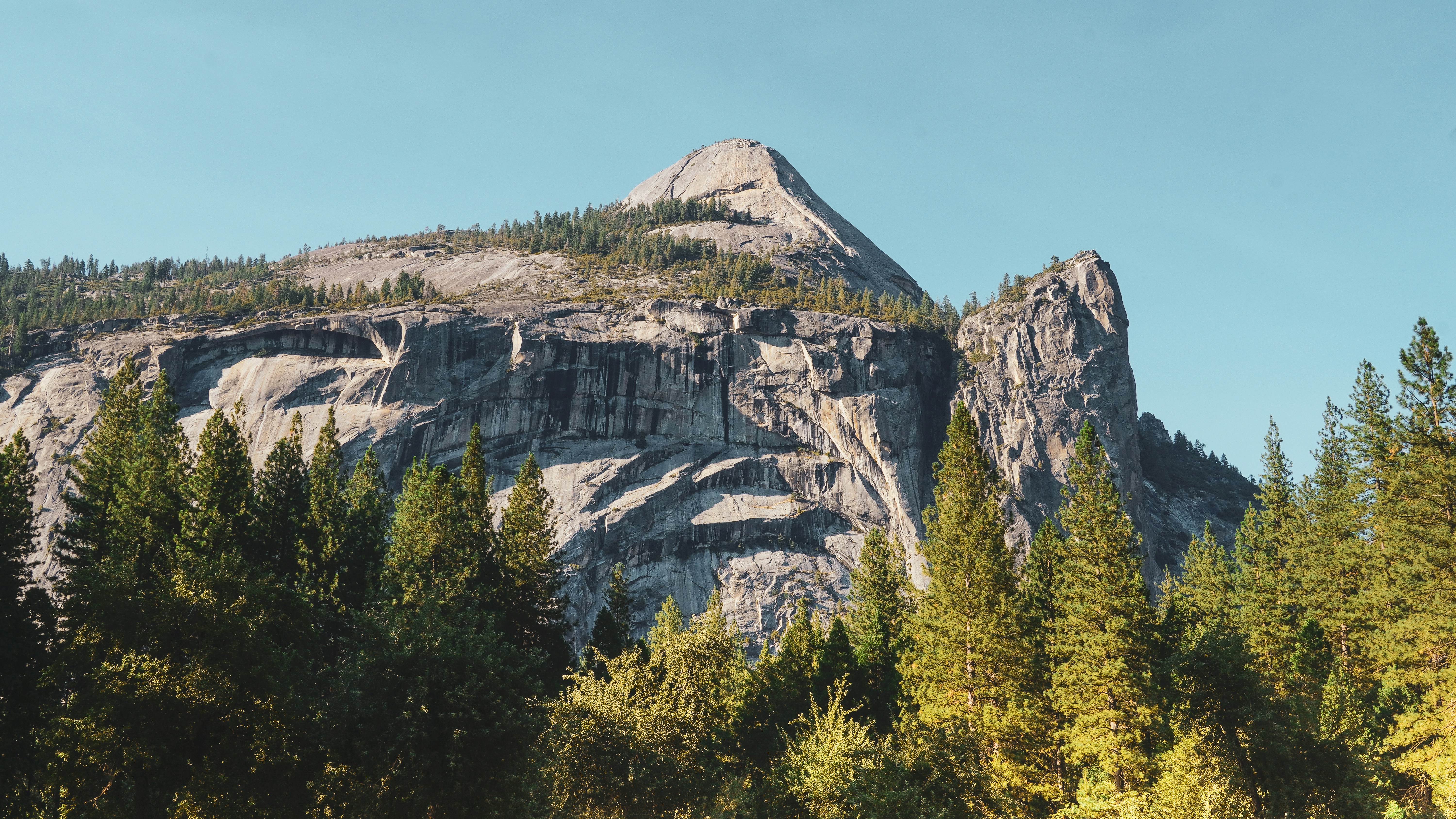 Photo by adrianvalverdem