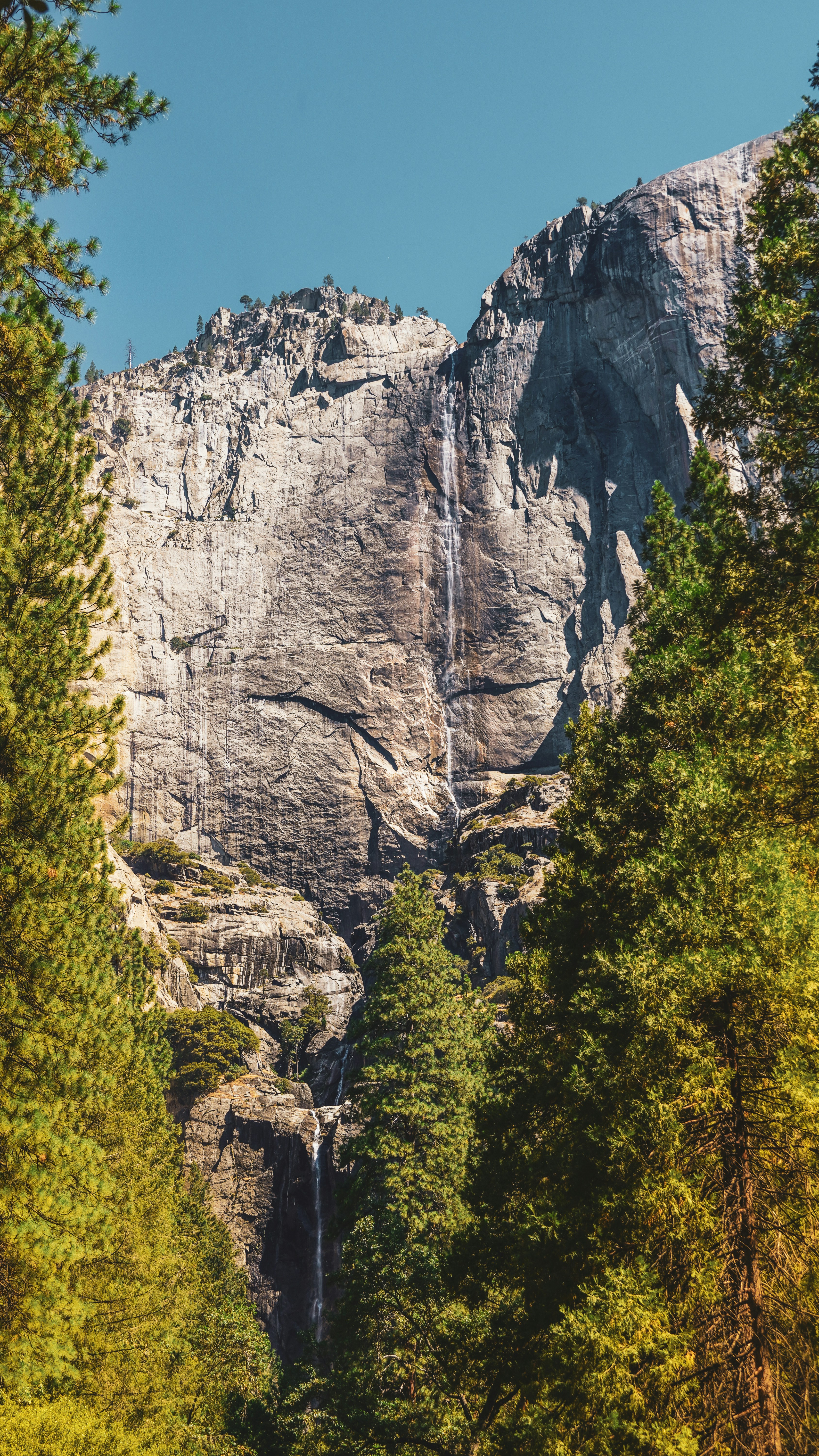 Photo by adrianvalverdem