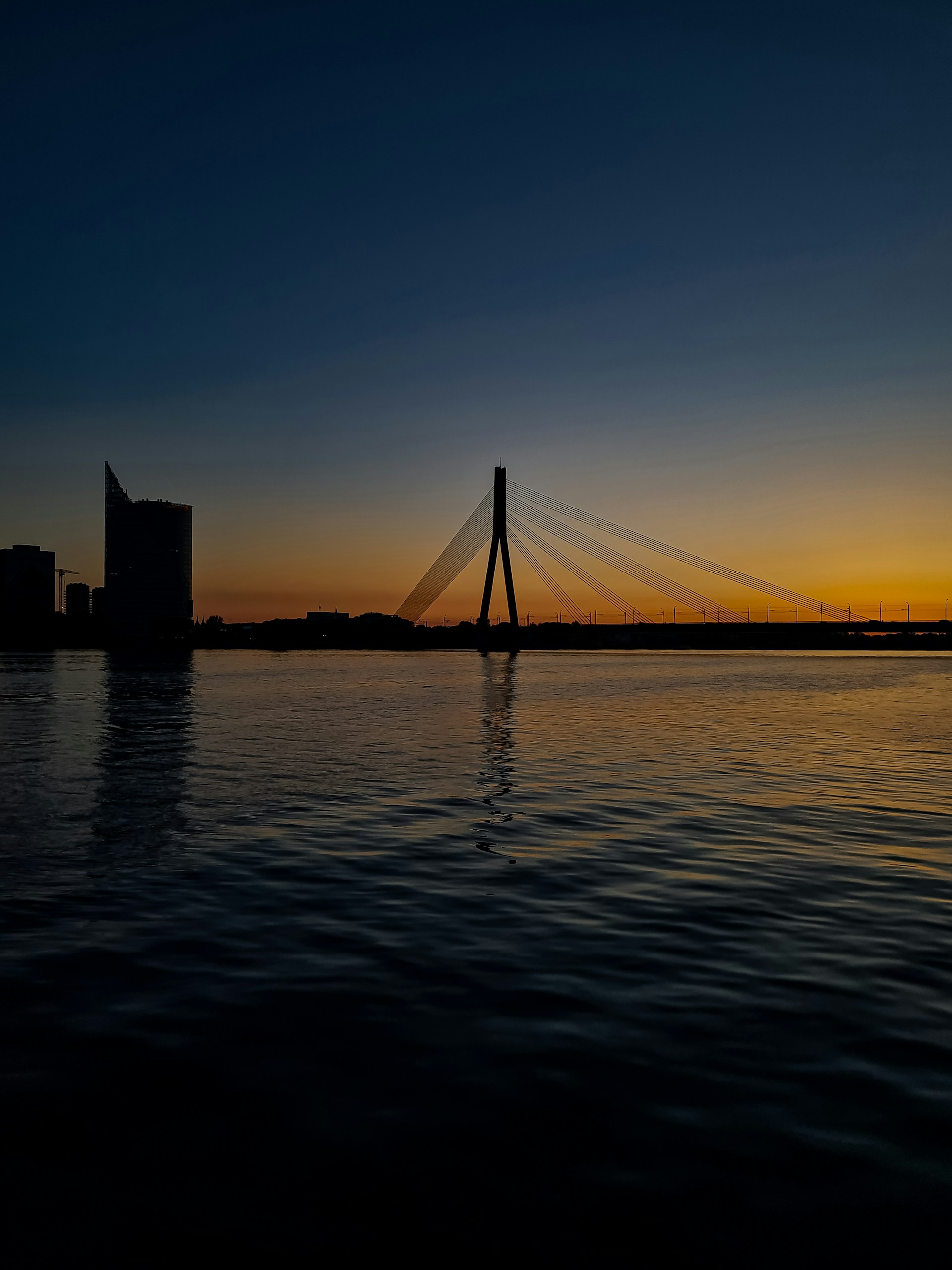 black and white bed linen