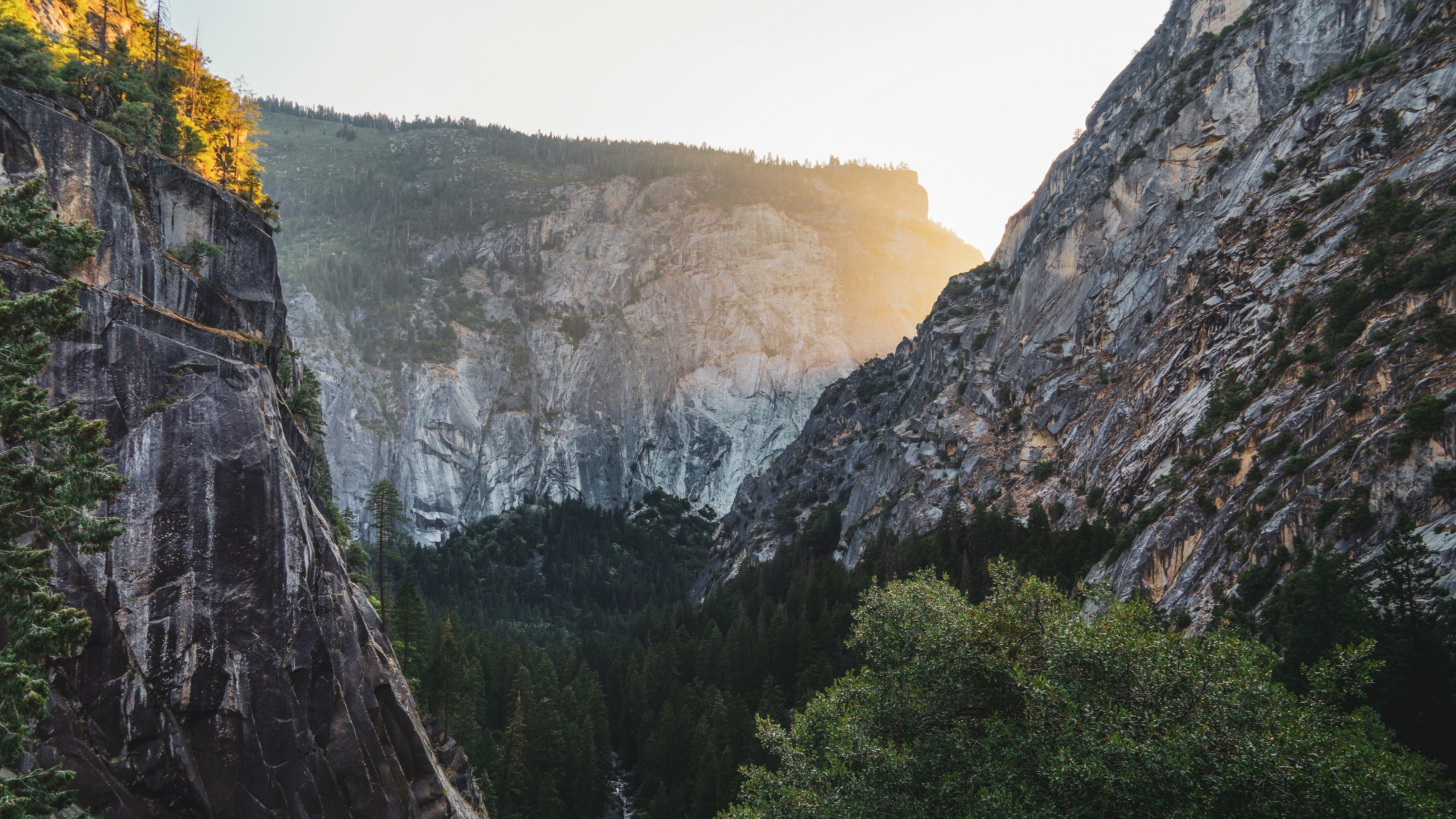 Photo by adrianvalverdem