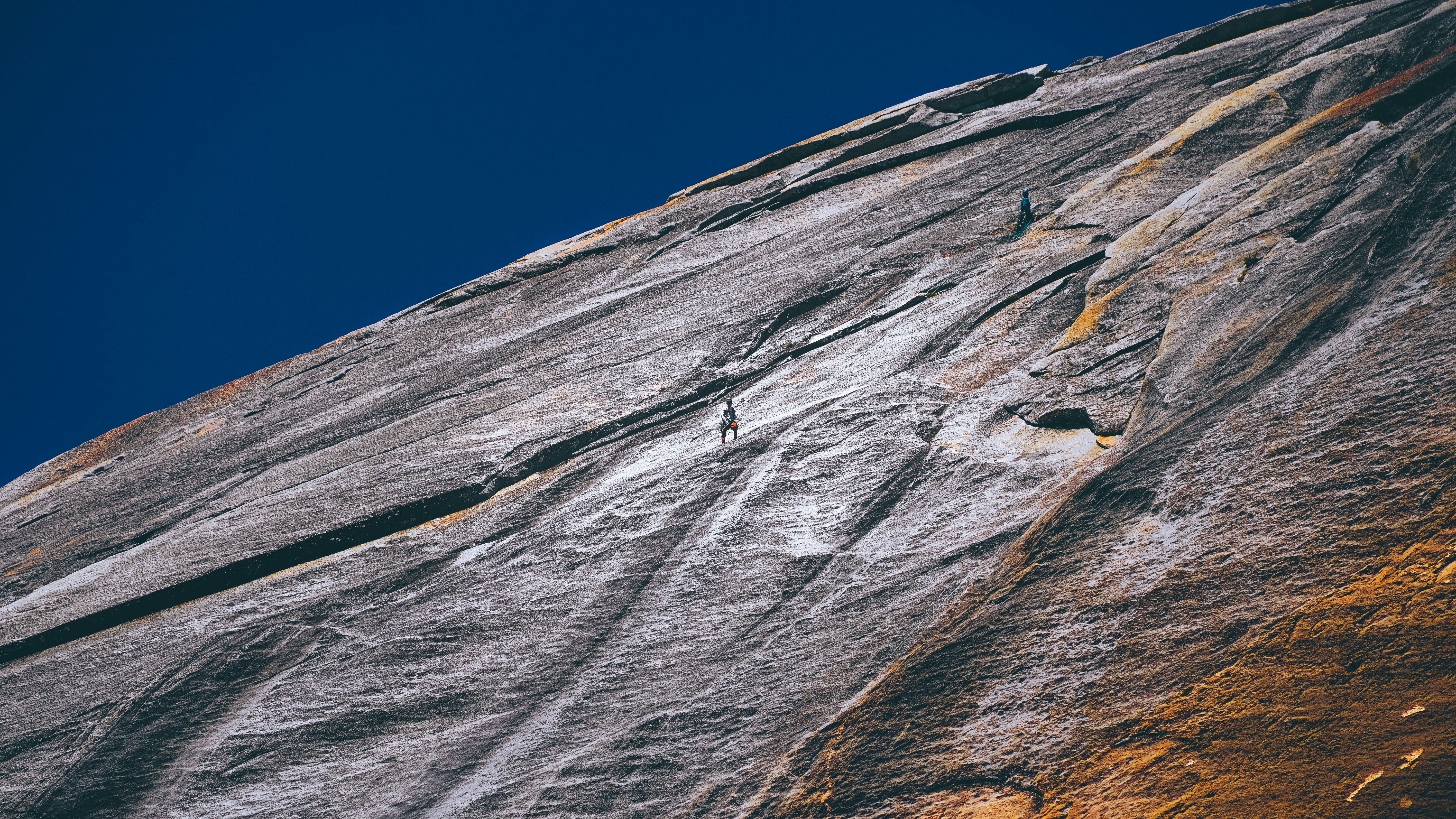 Photo by adrianvalverdem