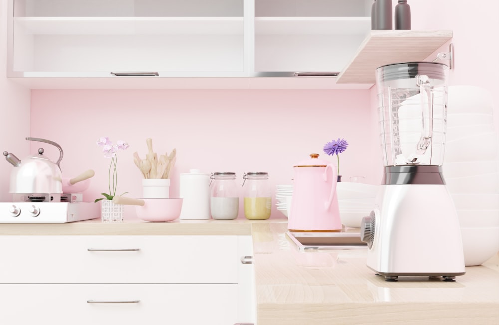 a blender sitting on top of a kitchen counter