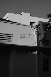 a black and white photo of a building