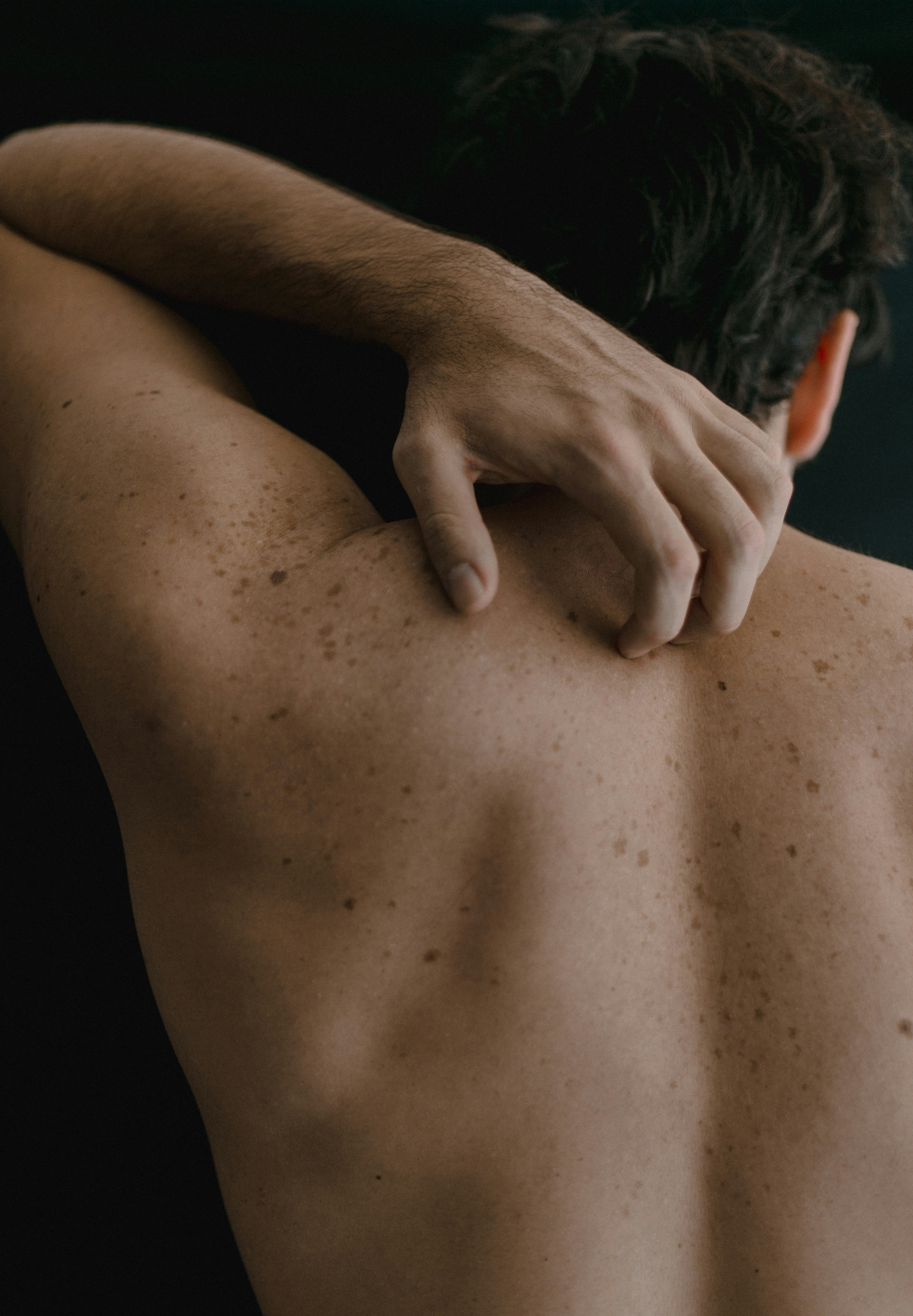 photo-1654096048549-843088f43455?ixid=M3wxMjA3fDB8MXxzZWFyY2h8MTV8fFBhaW4lMjBQYXRjaHxlbnwwfHx8fDE3NTUwMTYwMTN8MA%5Cu0026ixlib=rb-4.1.0