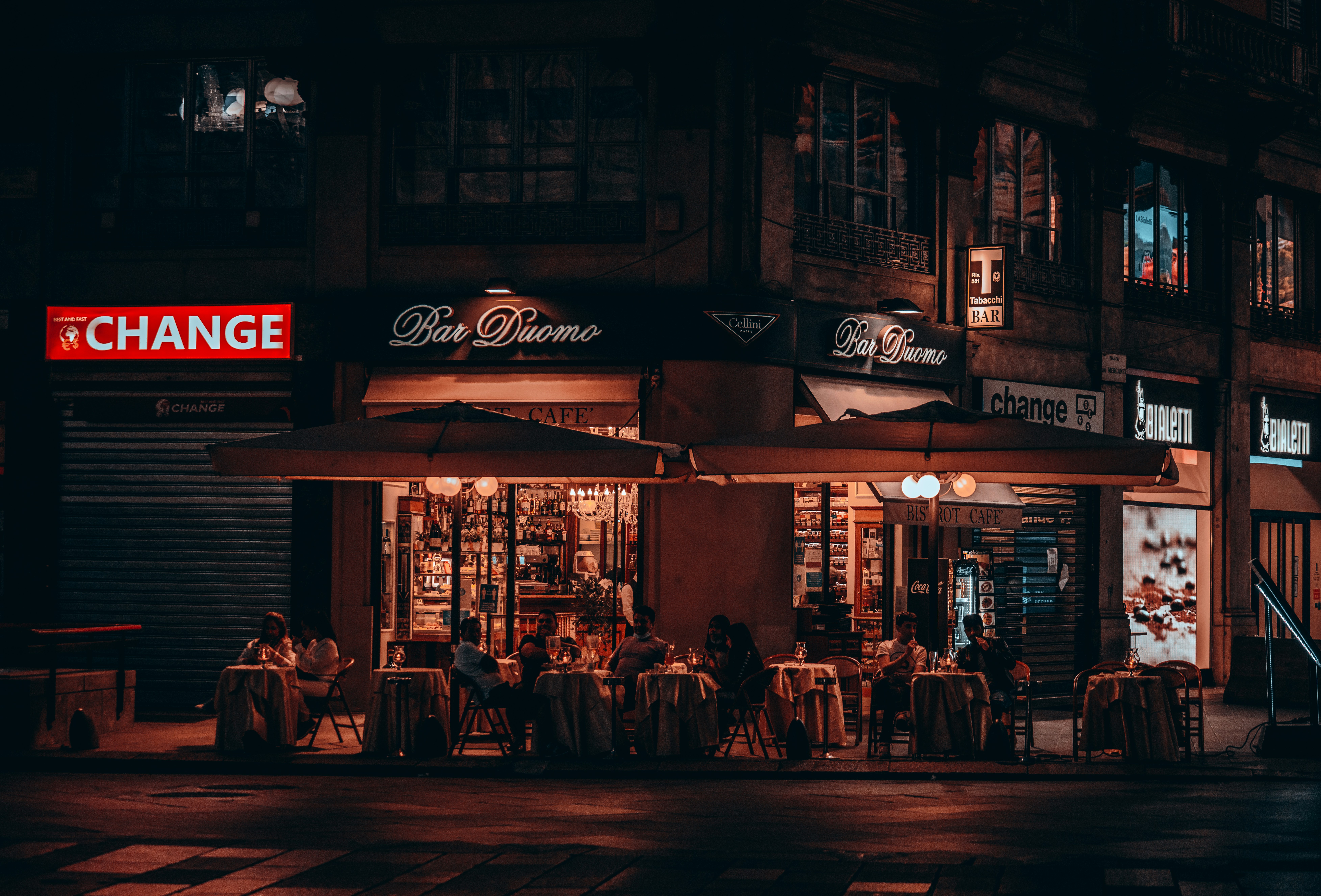 https://images.unsplash.com/photo-1654166727557-9b587fdd664b?ixid=M3w2MjYzNjJ8MHwxfHNlYXJjaHw4fHxDS0UlMjBSZXN0YXVyYW50c3xlbnwwfDB8fHwxNzUyODY0NDkxfDA&ixlib=rb-4.1.0