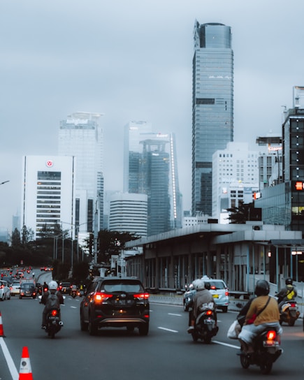 a city street filled with lots of traffic