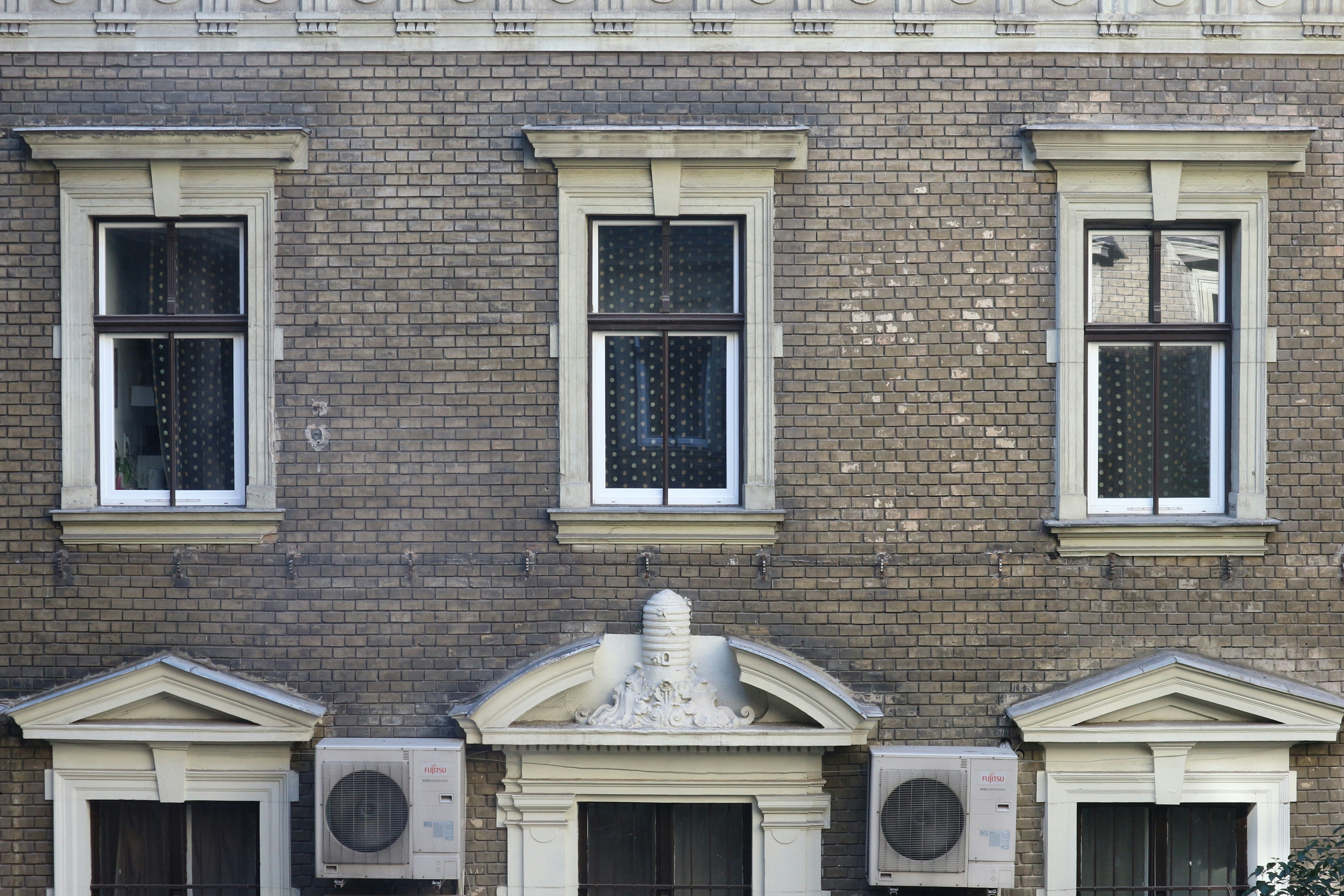 Photo by elliottypage