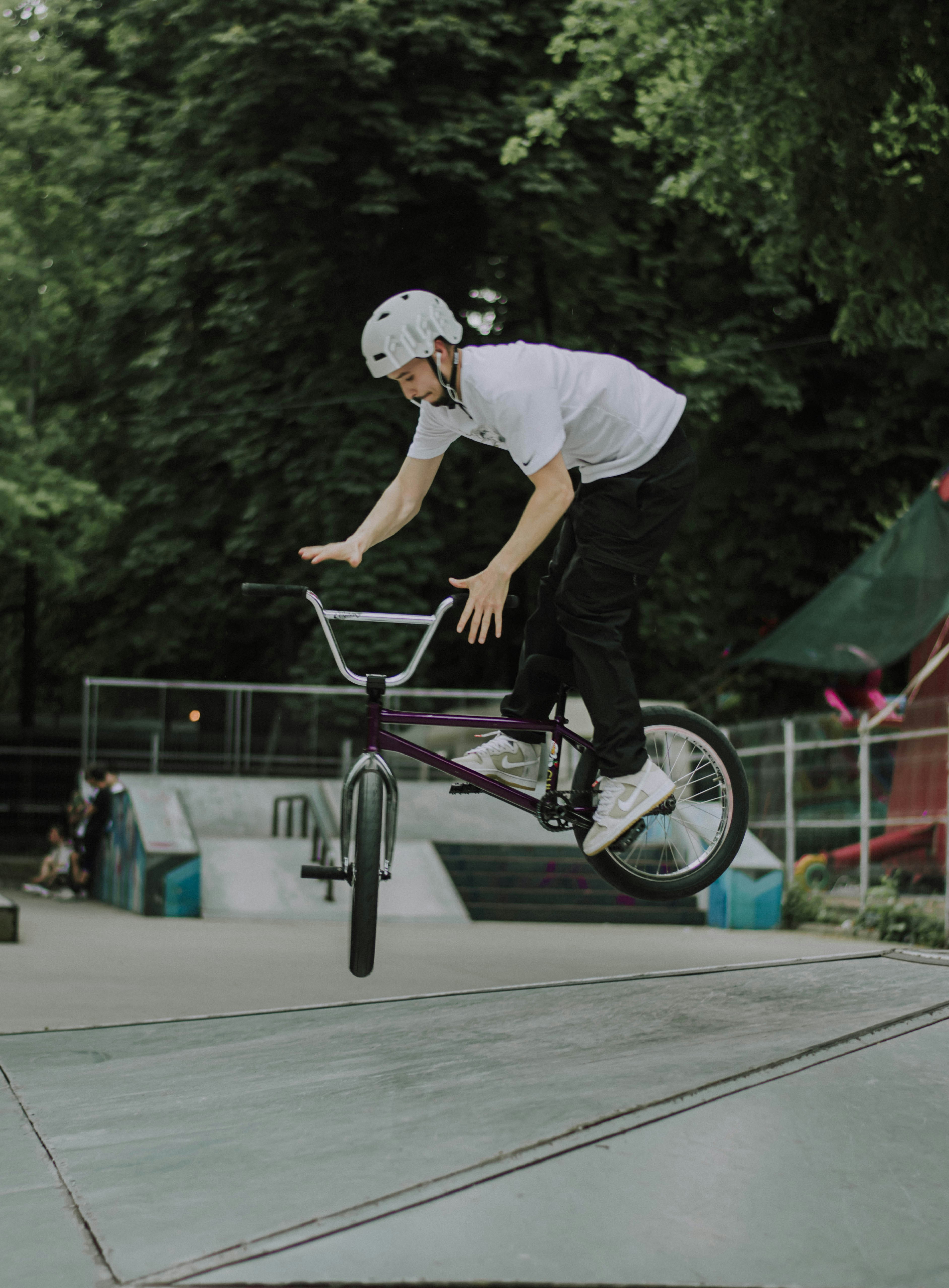 Photo by sebastianradu