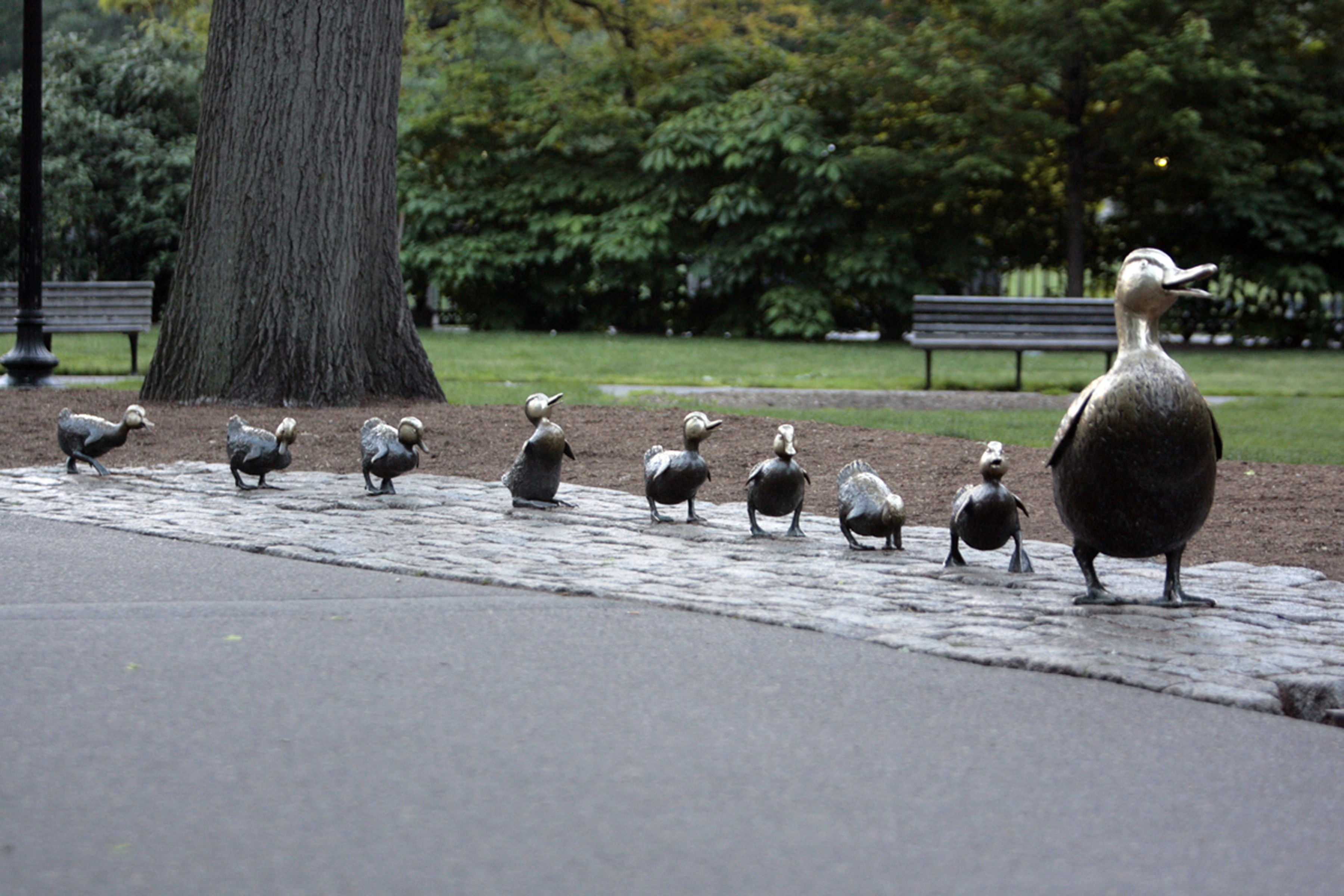 Heirloom Asset Strategy 2026: Conservation, Digital Vaults and Monetization Paths for Modern Families