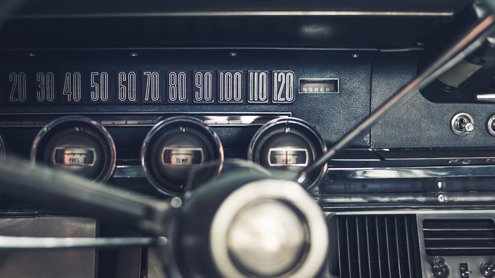 a close up of a radio with buttons and knobs