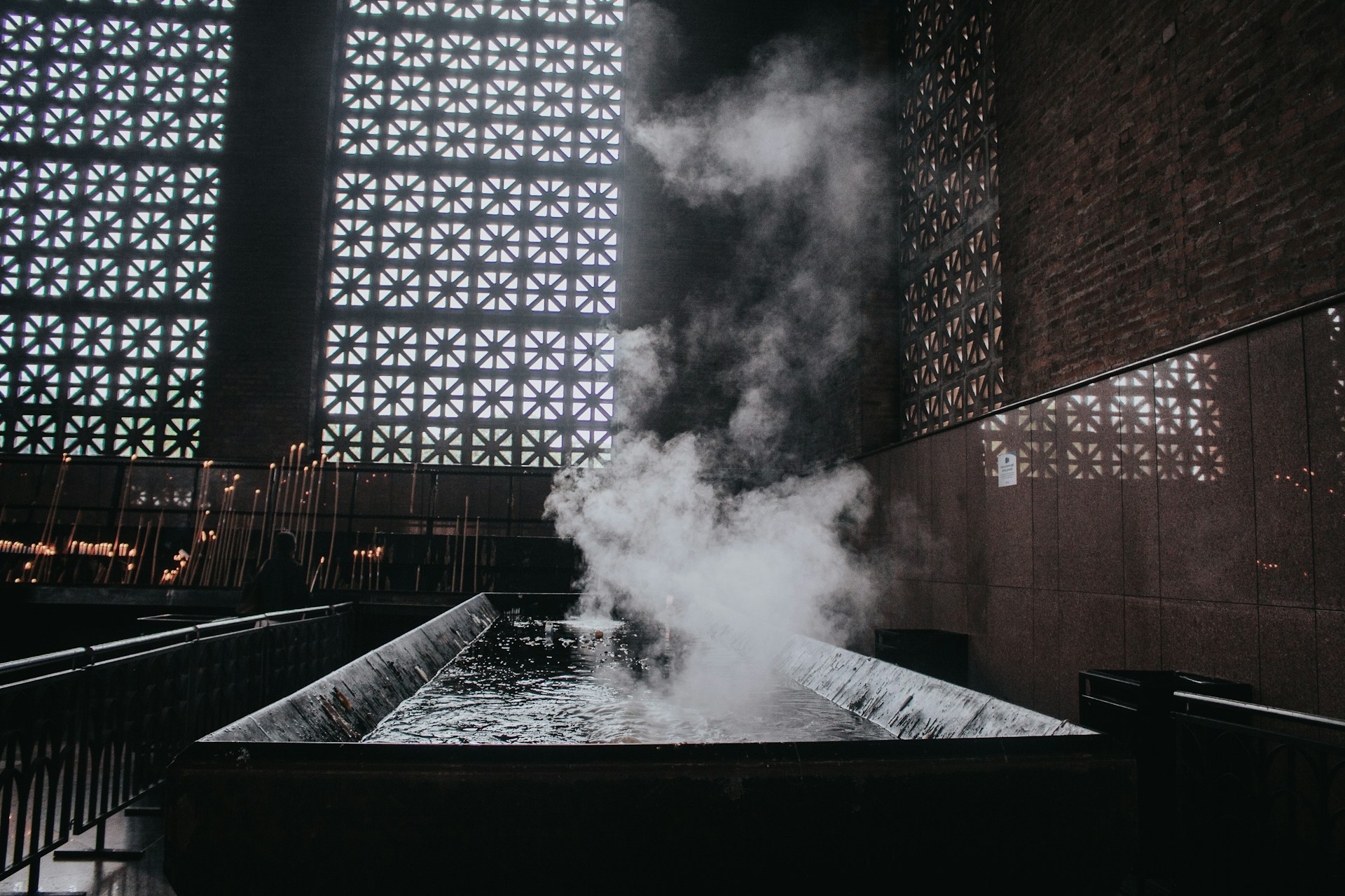 black and white bed linen