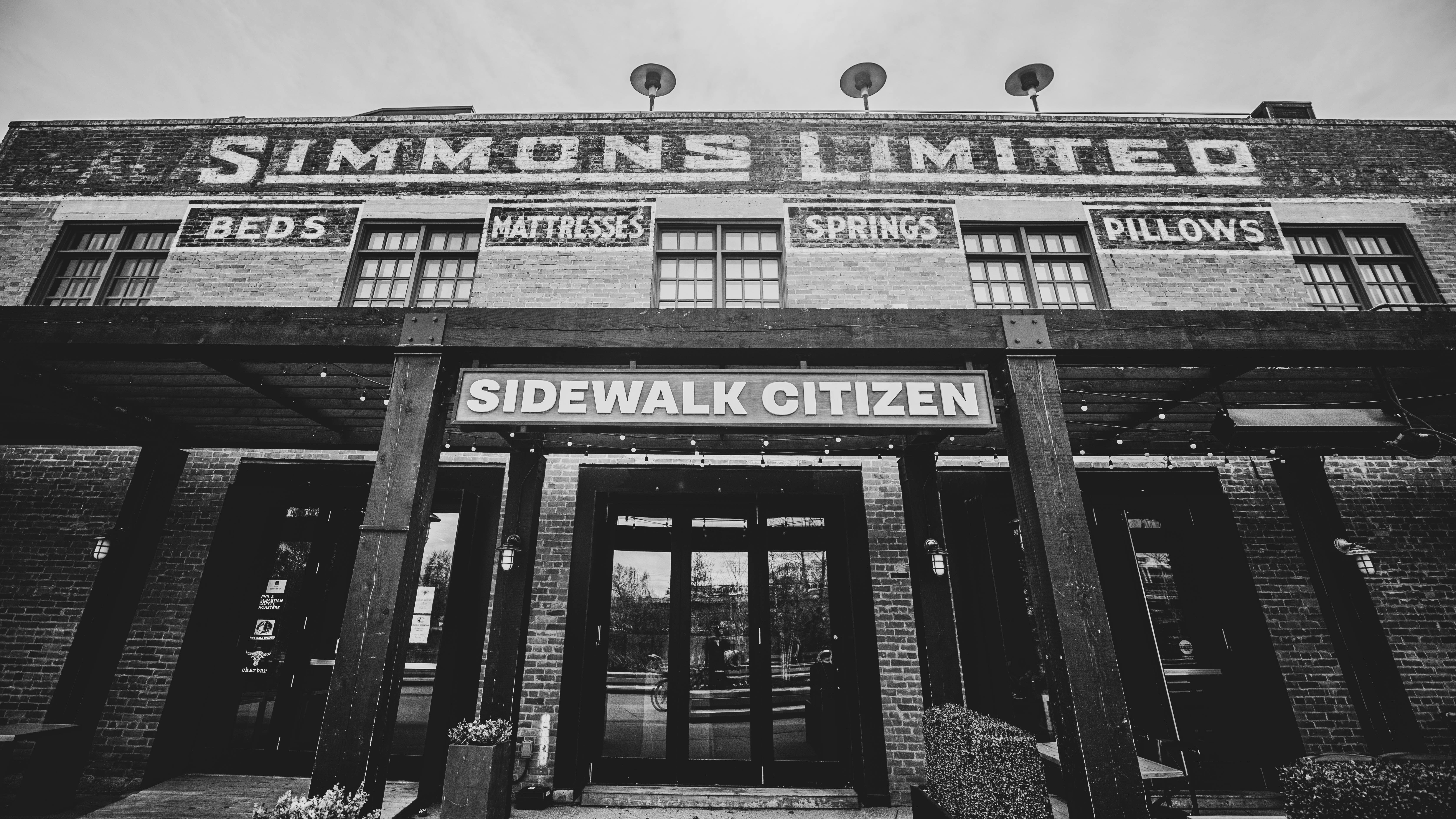 a black and white photo of a building