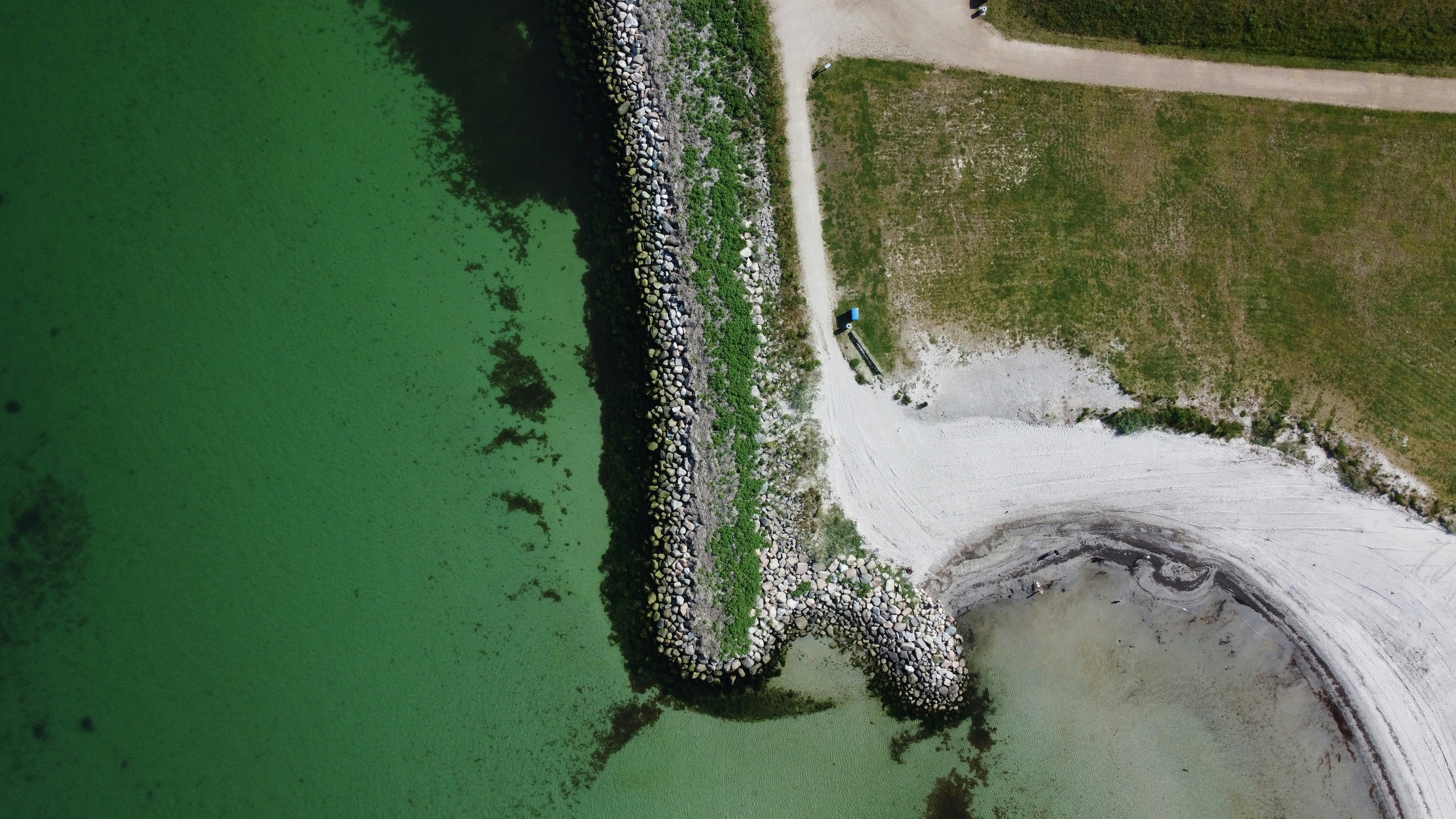 Photo by rise_and_design