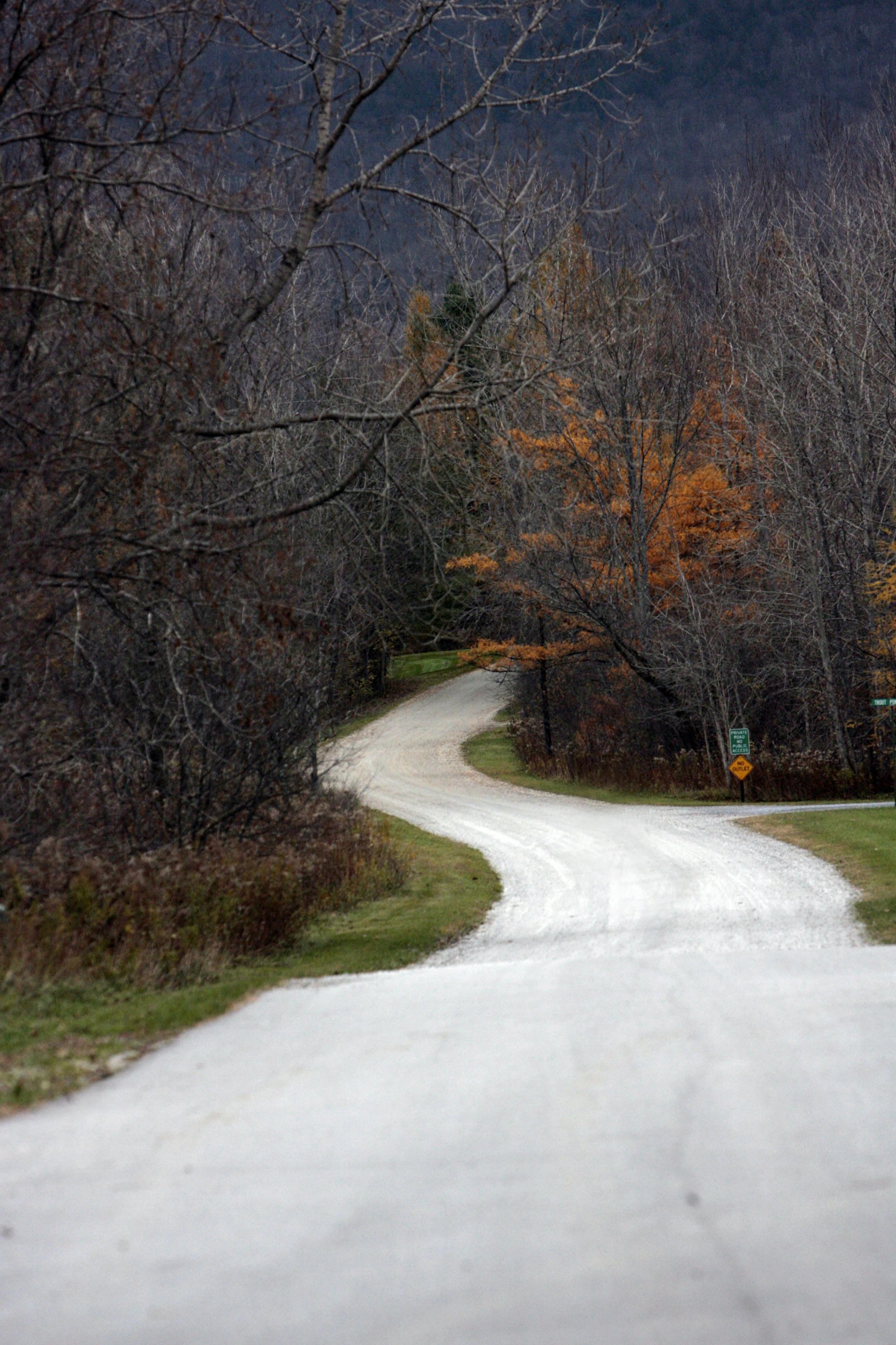 a road with a curve in the middle of it