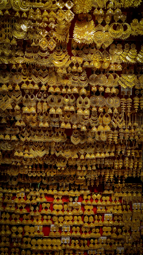 Gold jewellery display