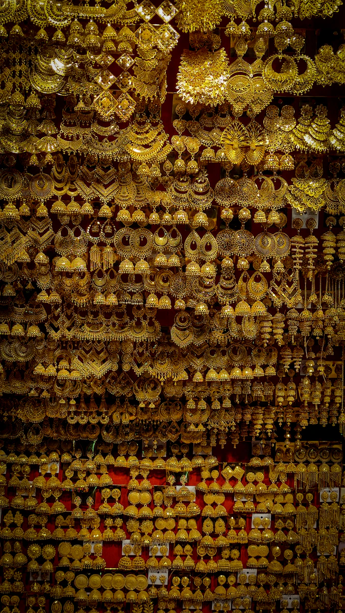 Gold jewellery display