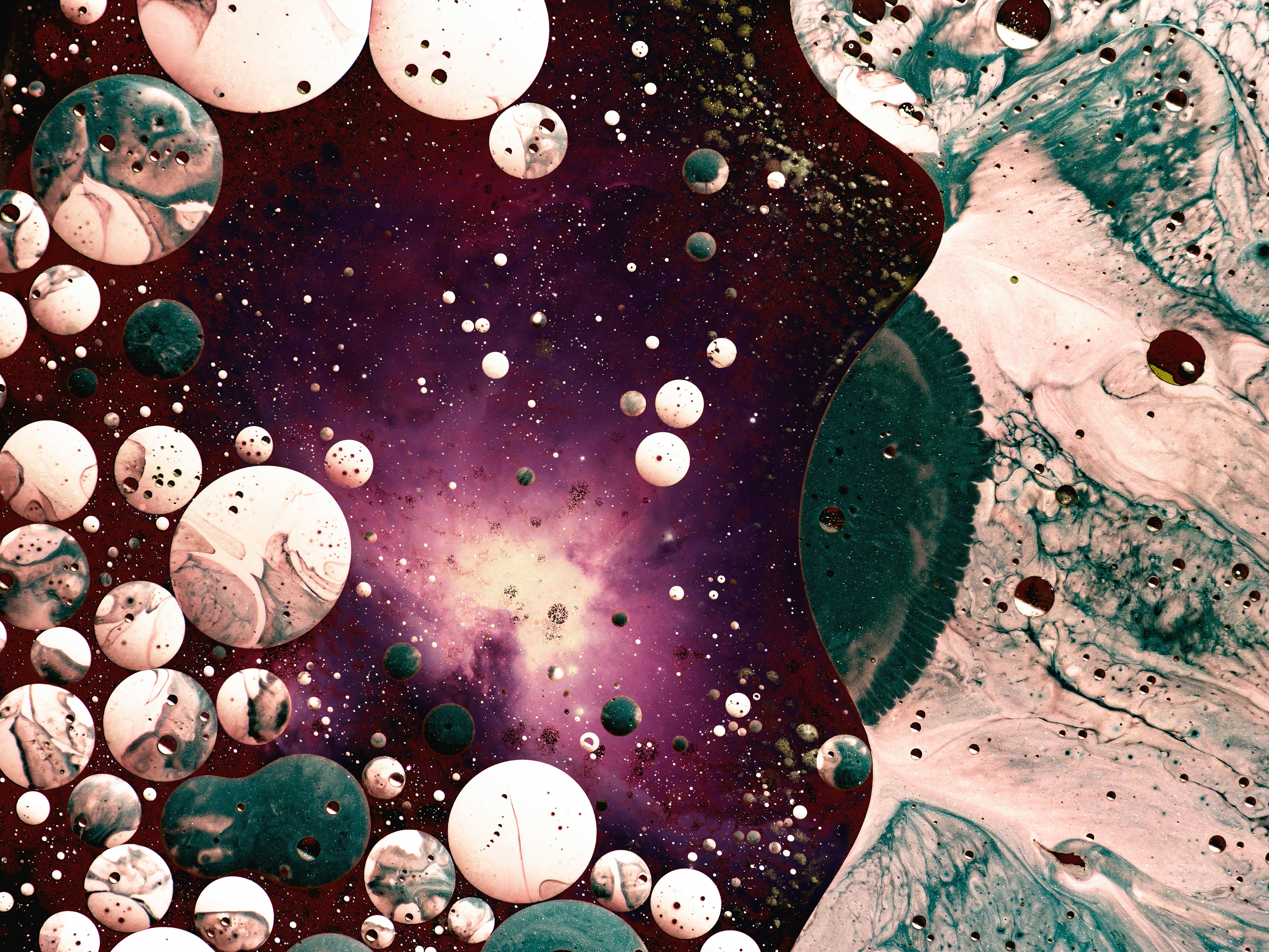 Alchemy as a Living Memory of Christianity – Cosmology, Transformation, and Social Tensions