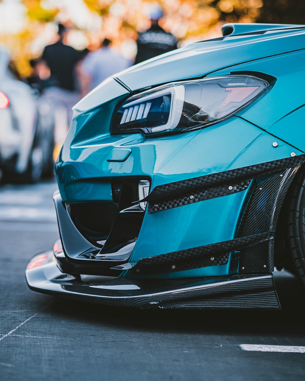 a car with a smashed front end