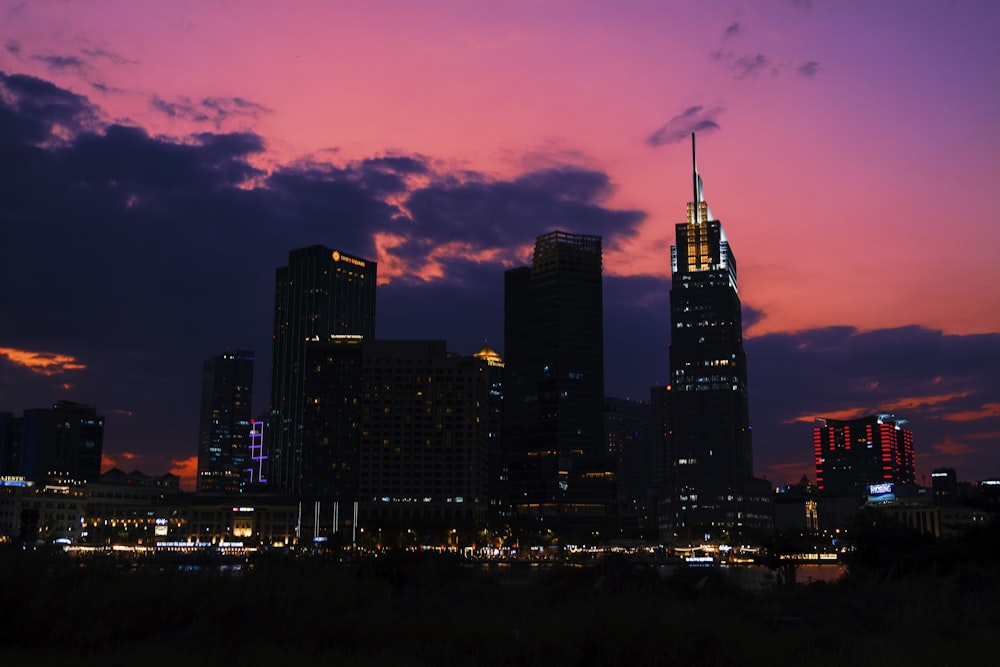 a city skyline at night