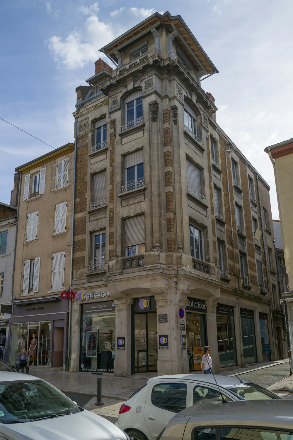 a building with many windows