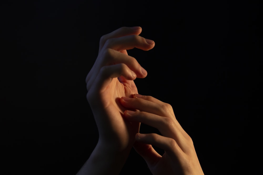 um close-up da mão de uma pessoa