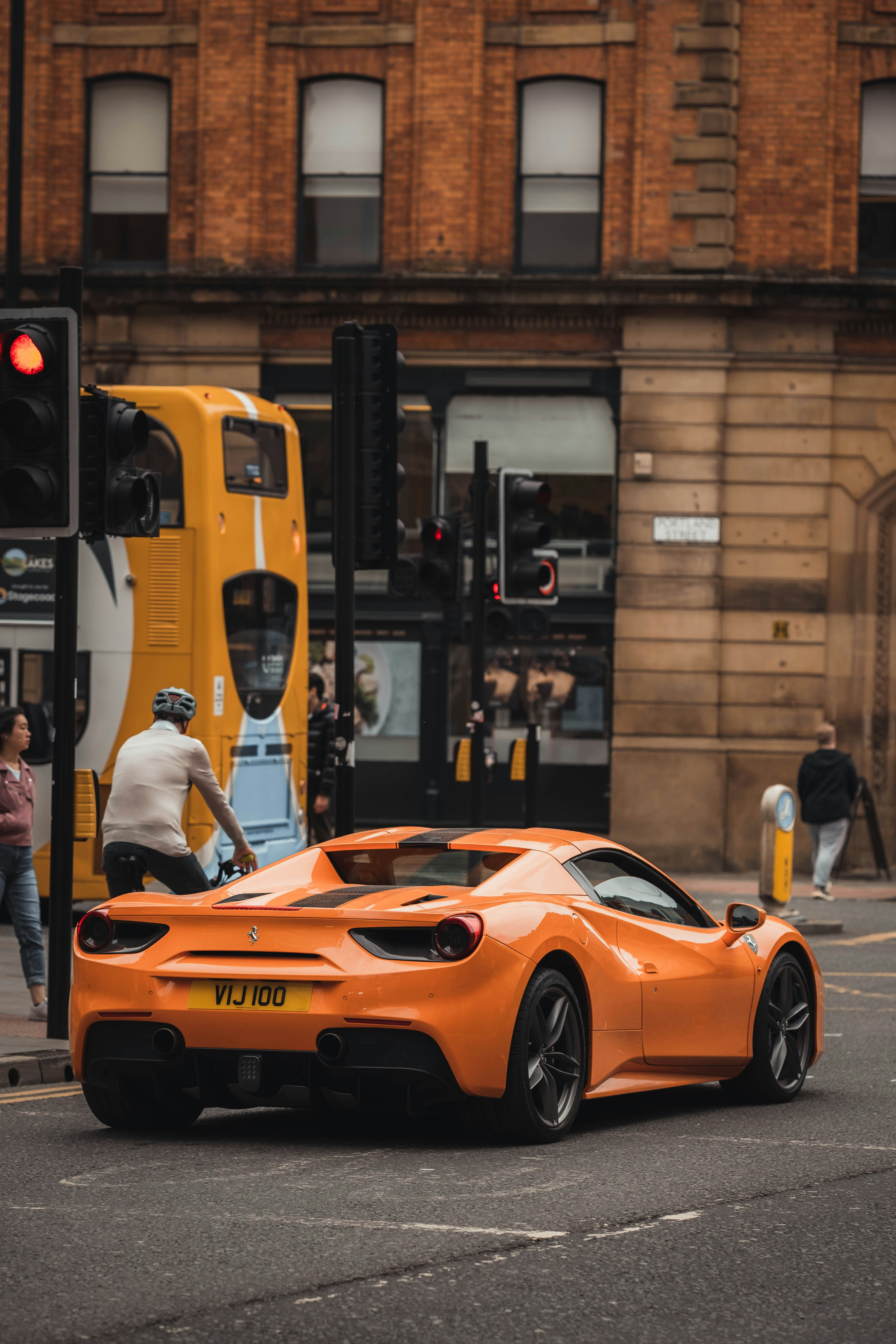 a car is stopped at a traffic light