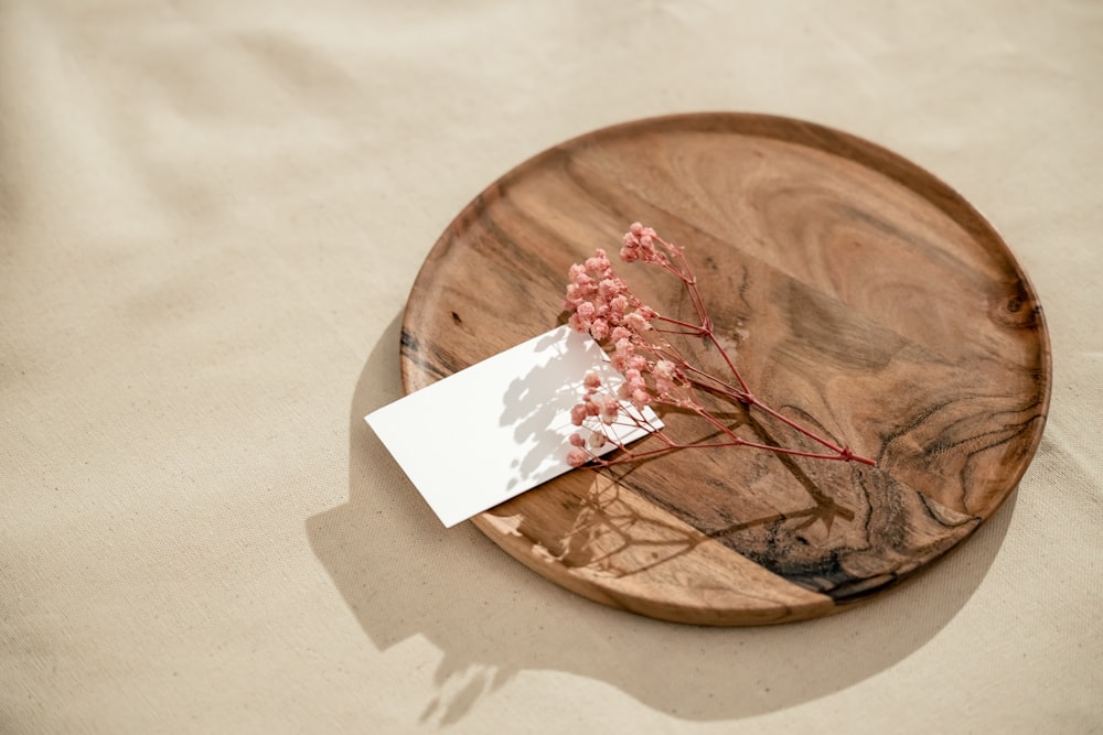 a brown and white leaf