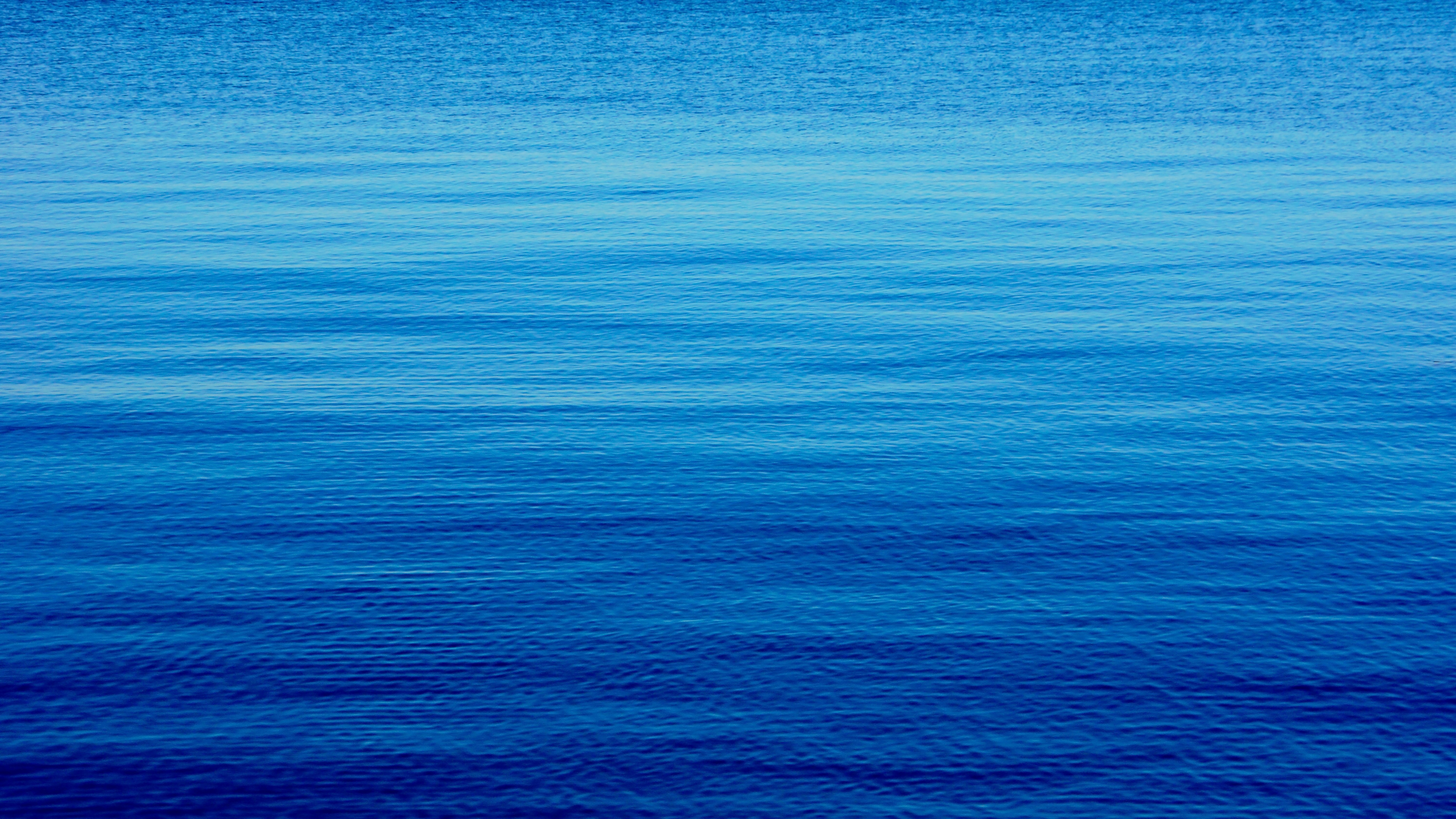a blue body of water
